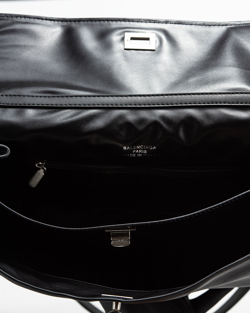 BALENCIAGA EVERYDAY BAG IN BLACK