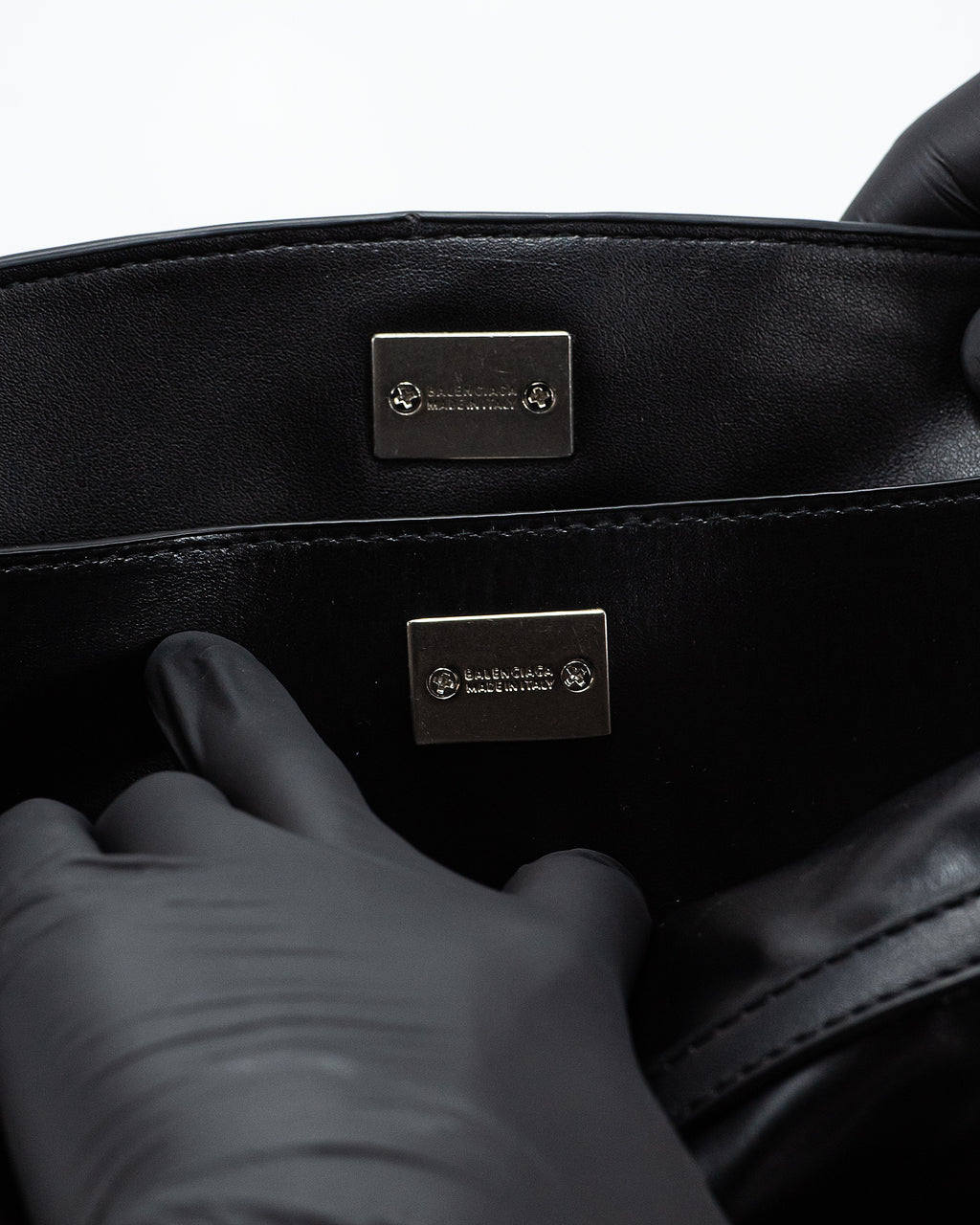 BALENCIAGA EVERYDAY BAG IN BLACK