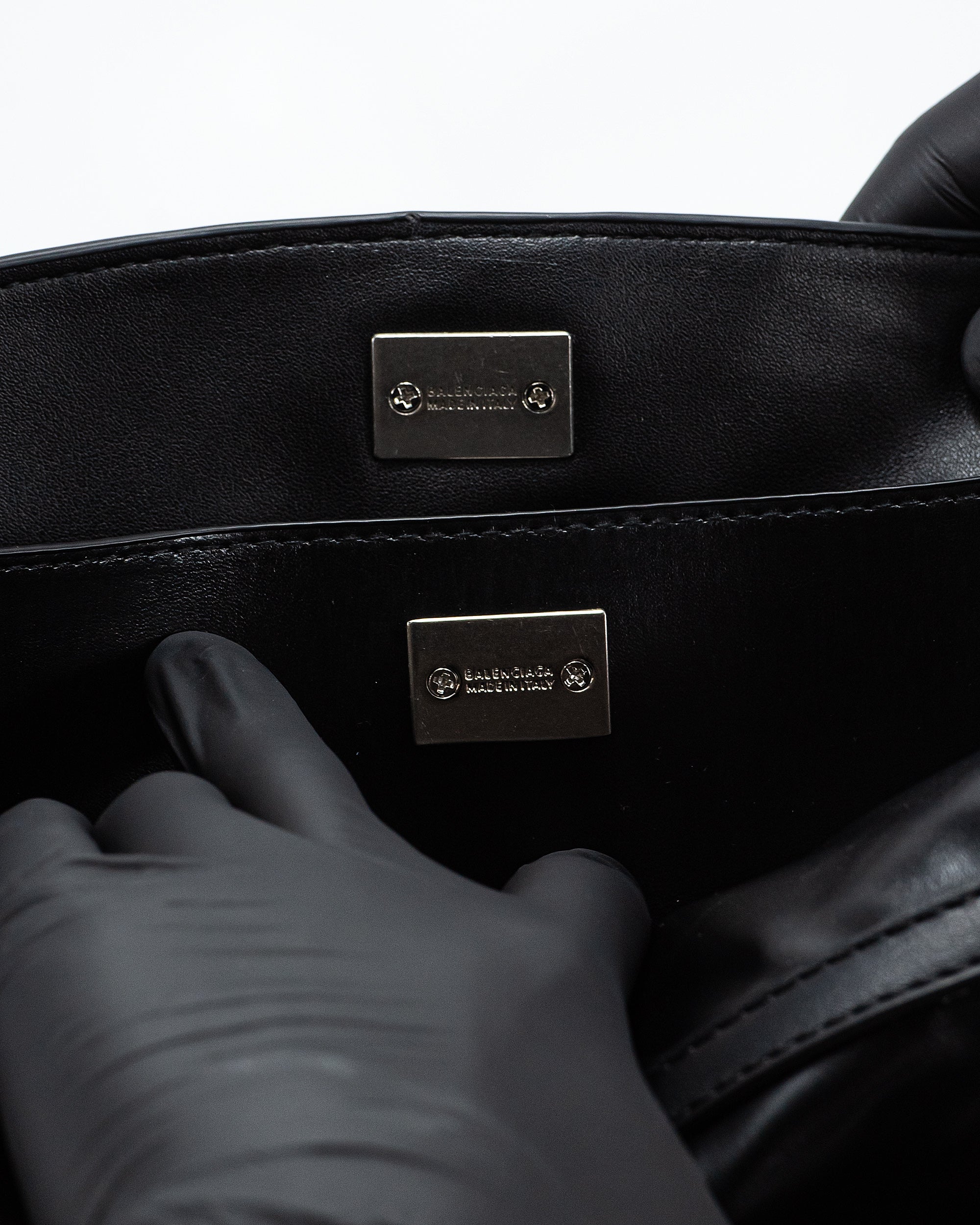 BALENCIAGA EVERYDAY BAG IN BLACK