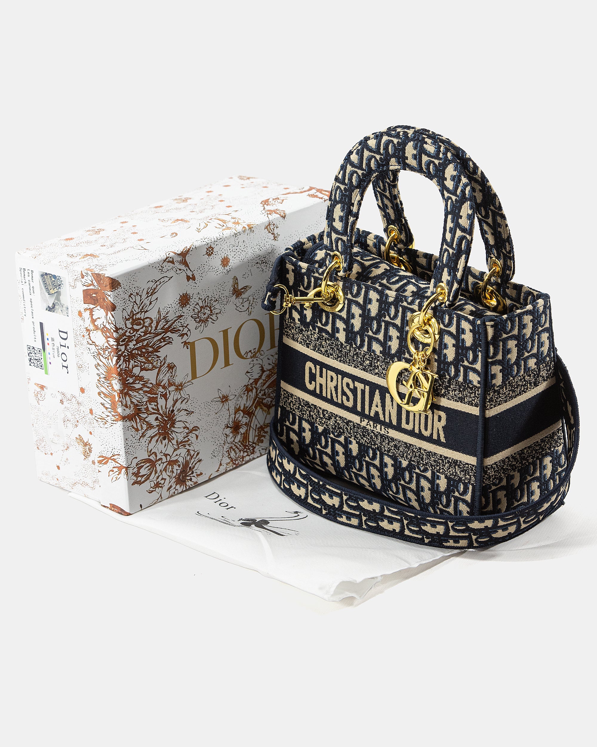 CHRISTIAN DIOR MEDIUM LADY D-LITE BAG