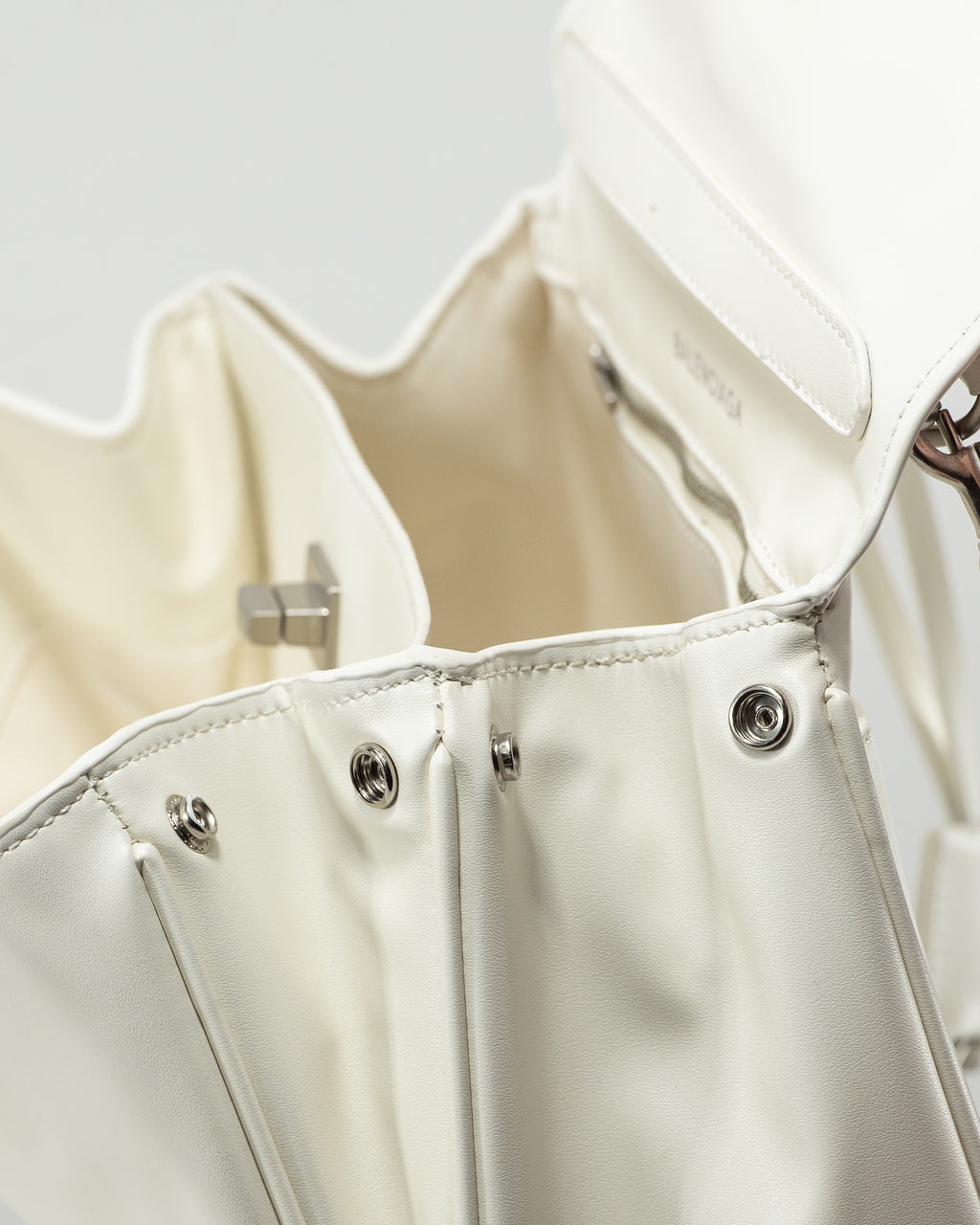 BALENCIAGA HOURGLASS TOP HANDLE BAG IN WHITE