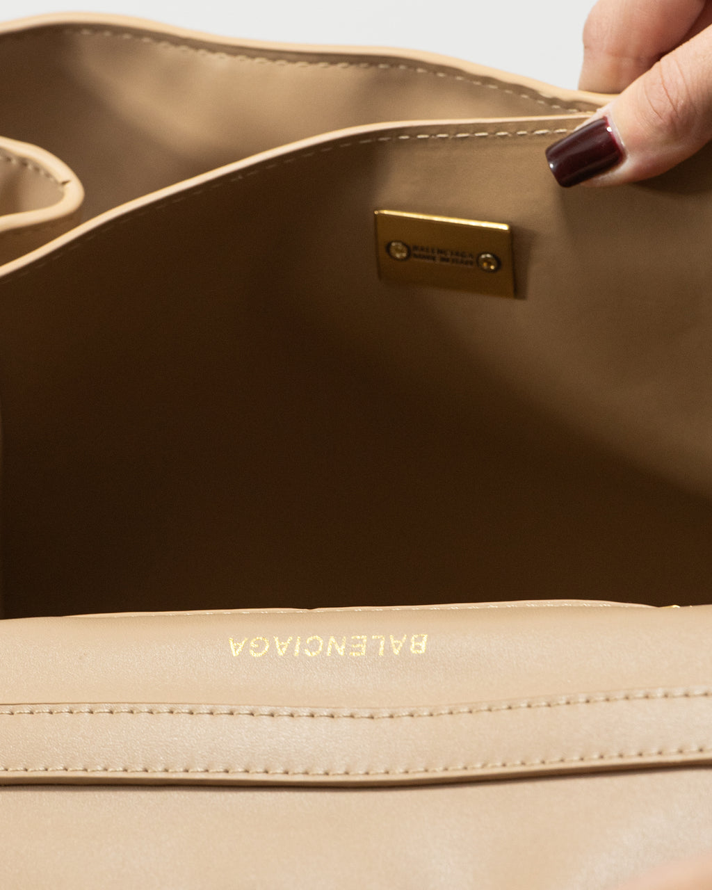 BALENCIAGA HOURGLASS TOP HANDLE BAG IN BEIGE