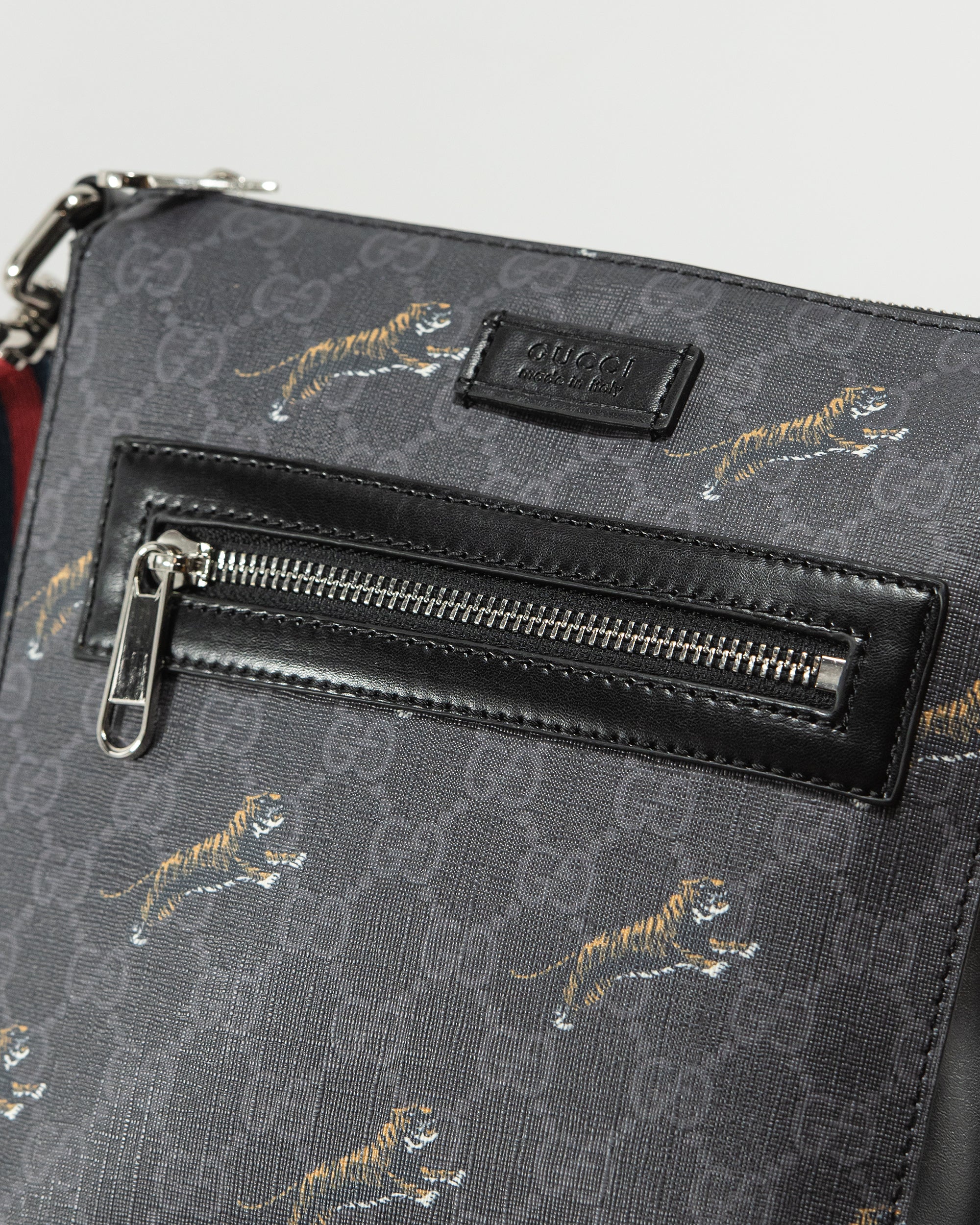 GUCCI SUPREME TIGER MESSENGER BAG