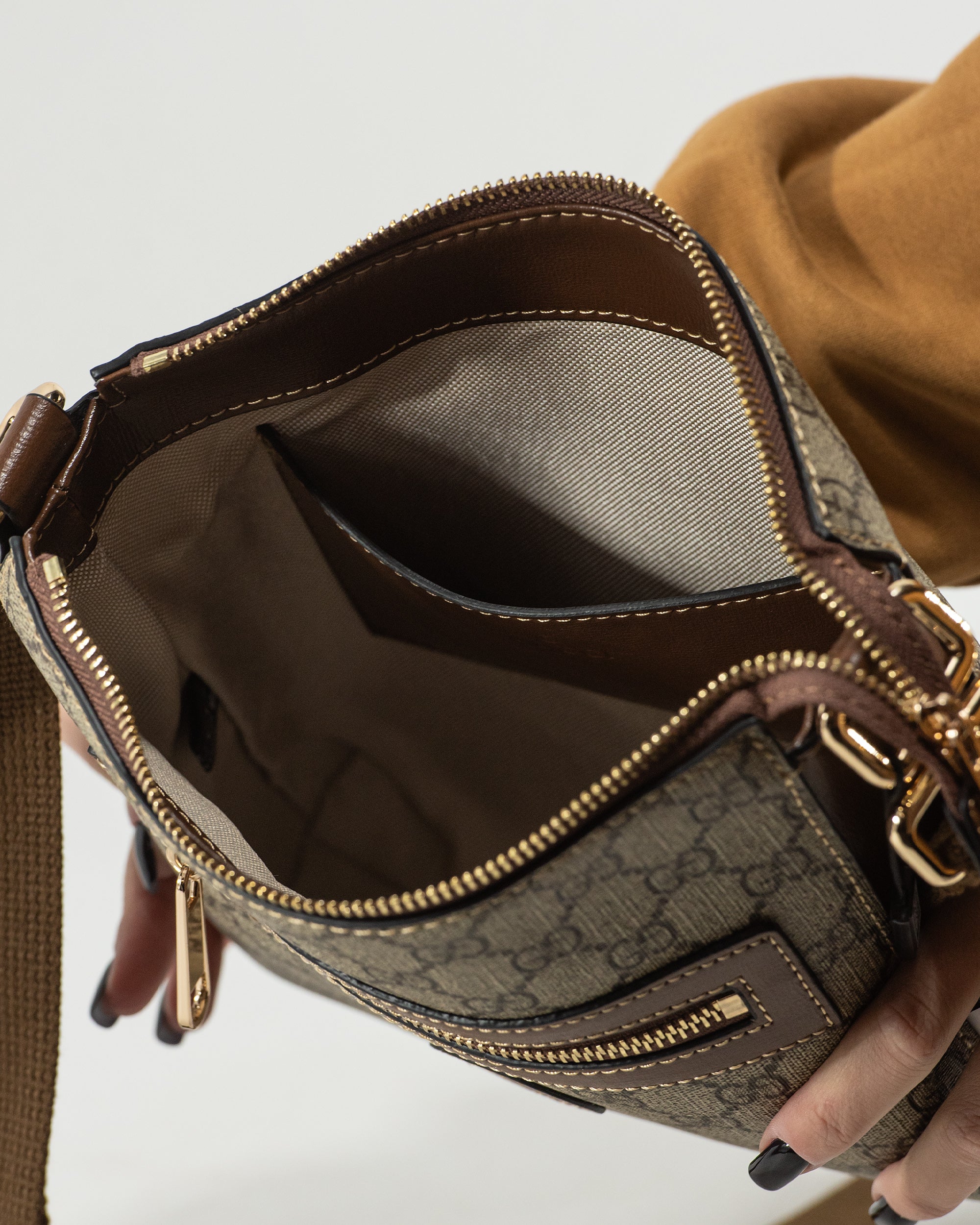 GUCCI X SUPREME MESSENGER OPHIDIA SHOULDER BAG