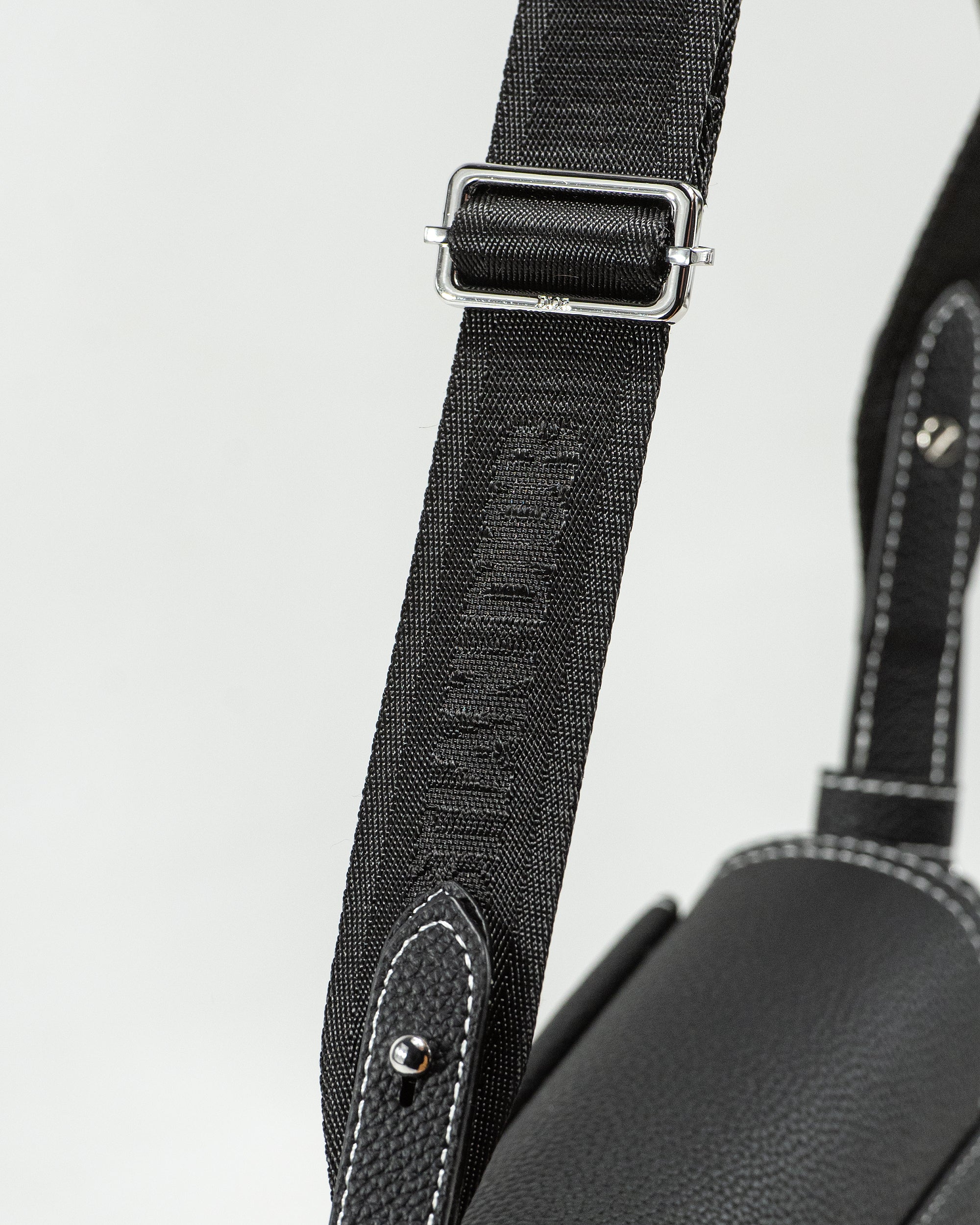 DIOR SADDLE MESSENGER BAG IN BLACK