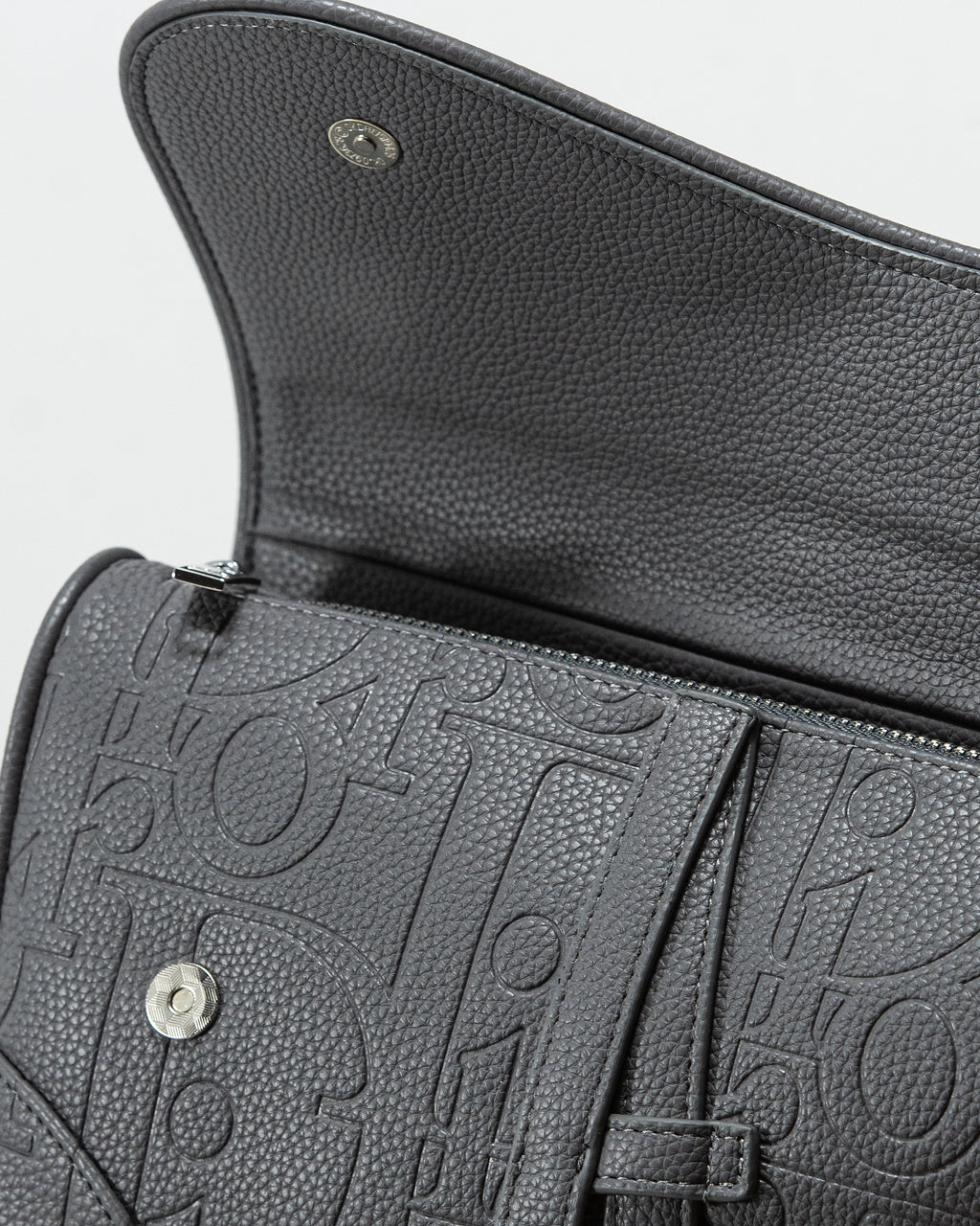 DIOR SADDLE BAG IN GREY