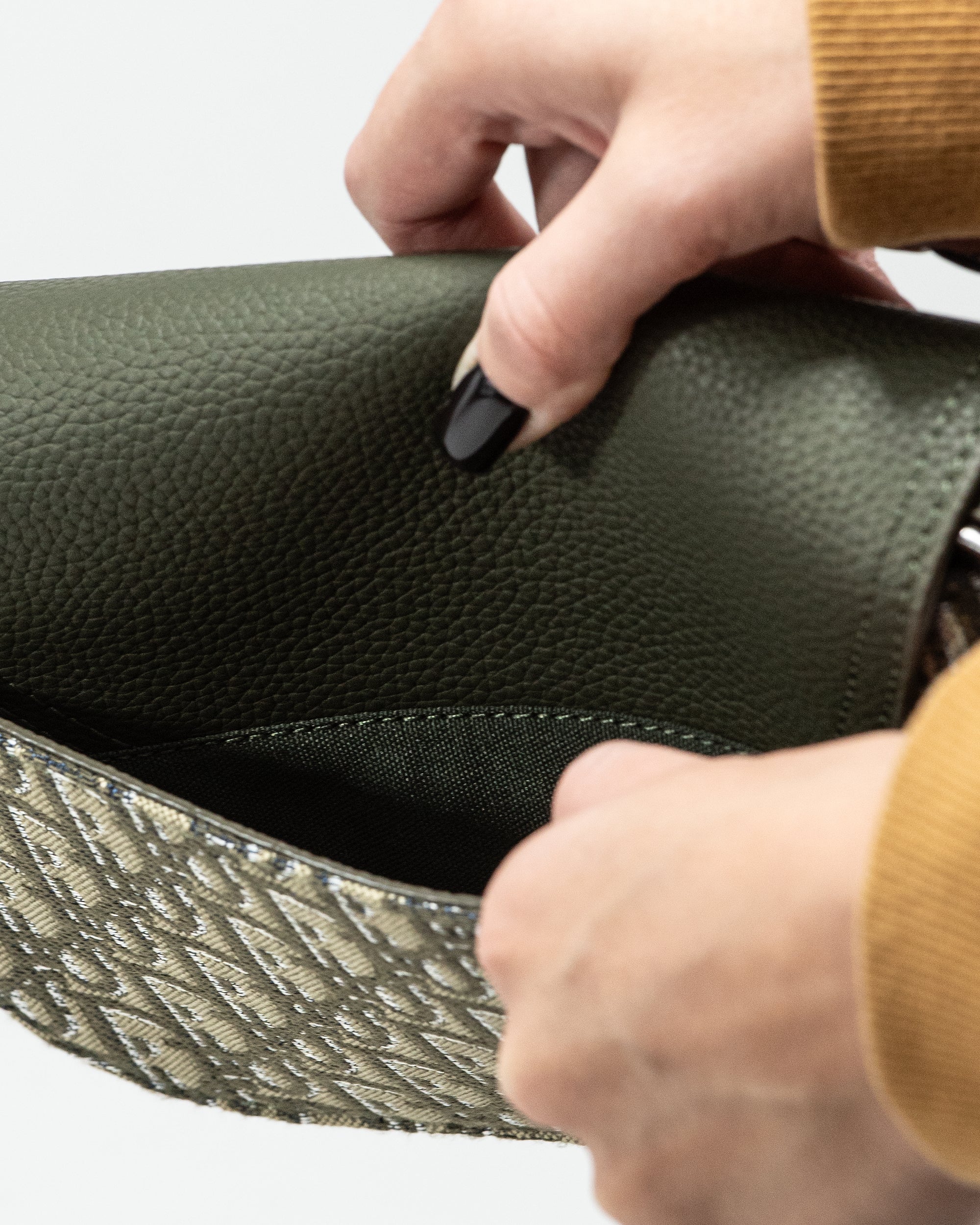 DIOR MINI SADDLE MESSENGER BAG WITH FLAP