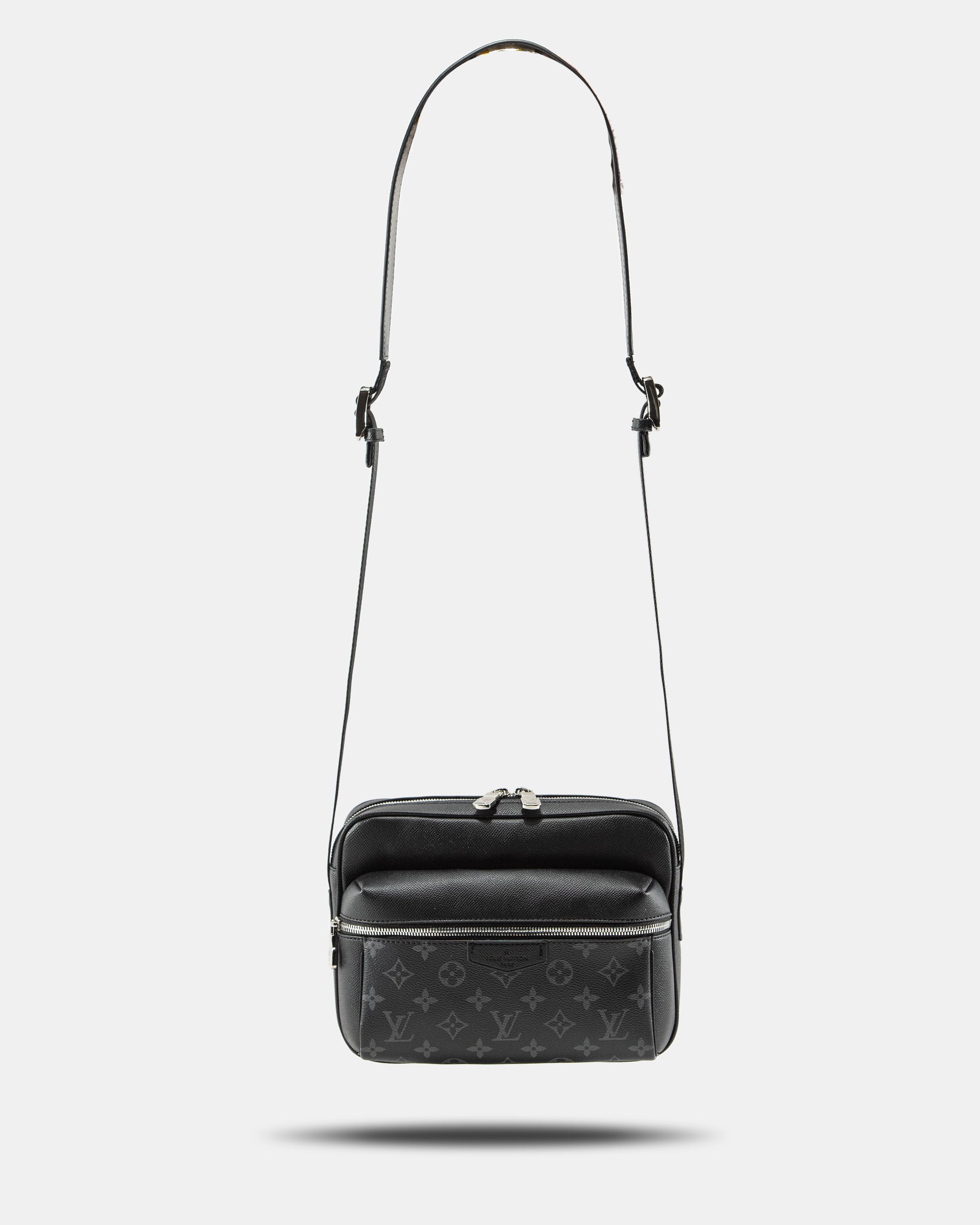 LOUIS VUITTON OUTDOOR TAIGARAMA MONOGRAM ECLIPSE TAIGA BAG