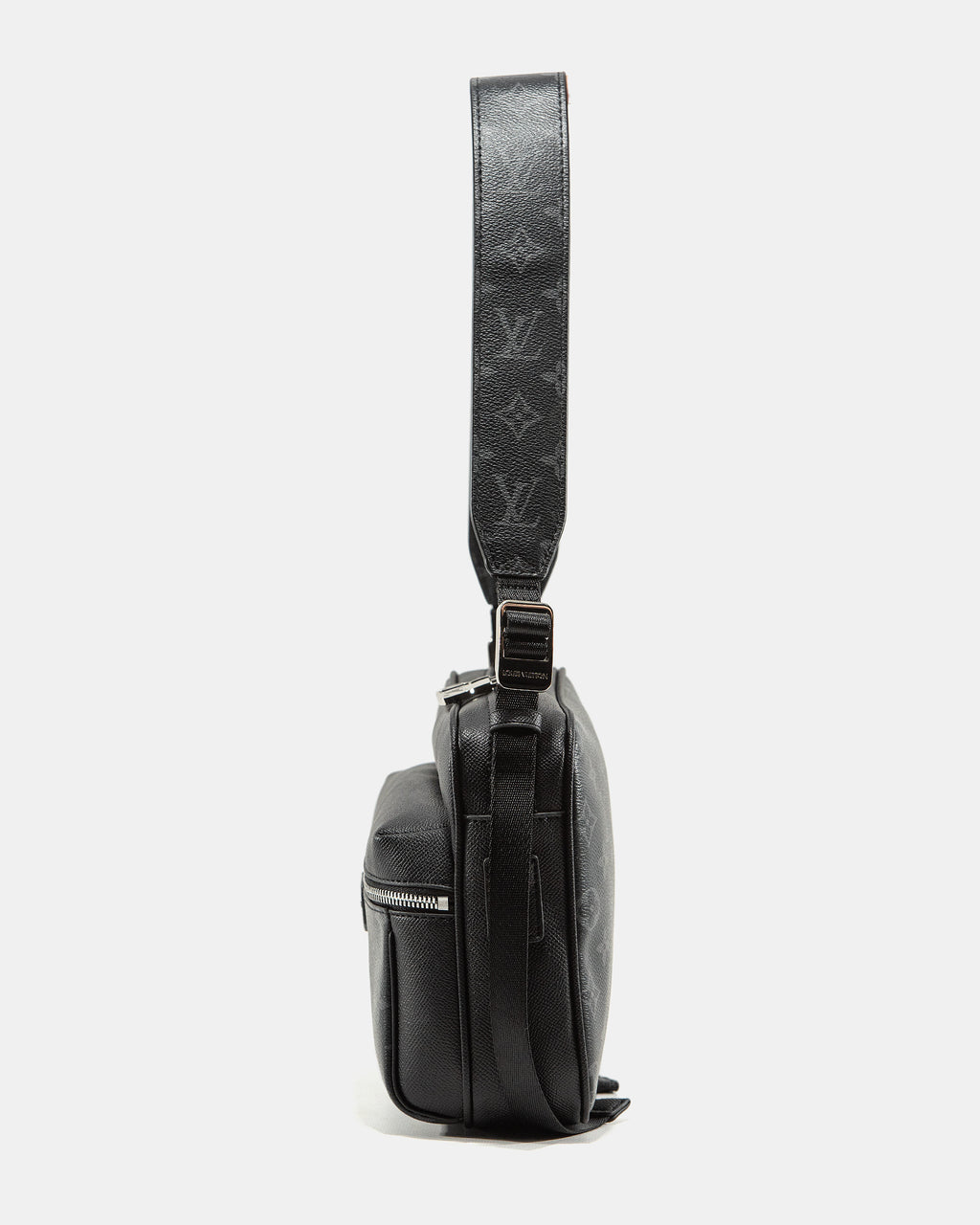 LOUIS VUITTON OUTDOOR TAIGARAMA MONOGRAM ECLIPSE TAIGA BAG