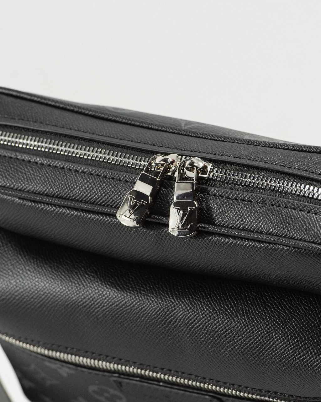 LOUIS VUITTON OUTDOOR TAIGARAMA MONOGRAM ECLIPSE TAIGA BAG