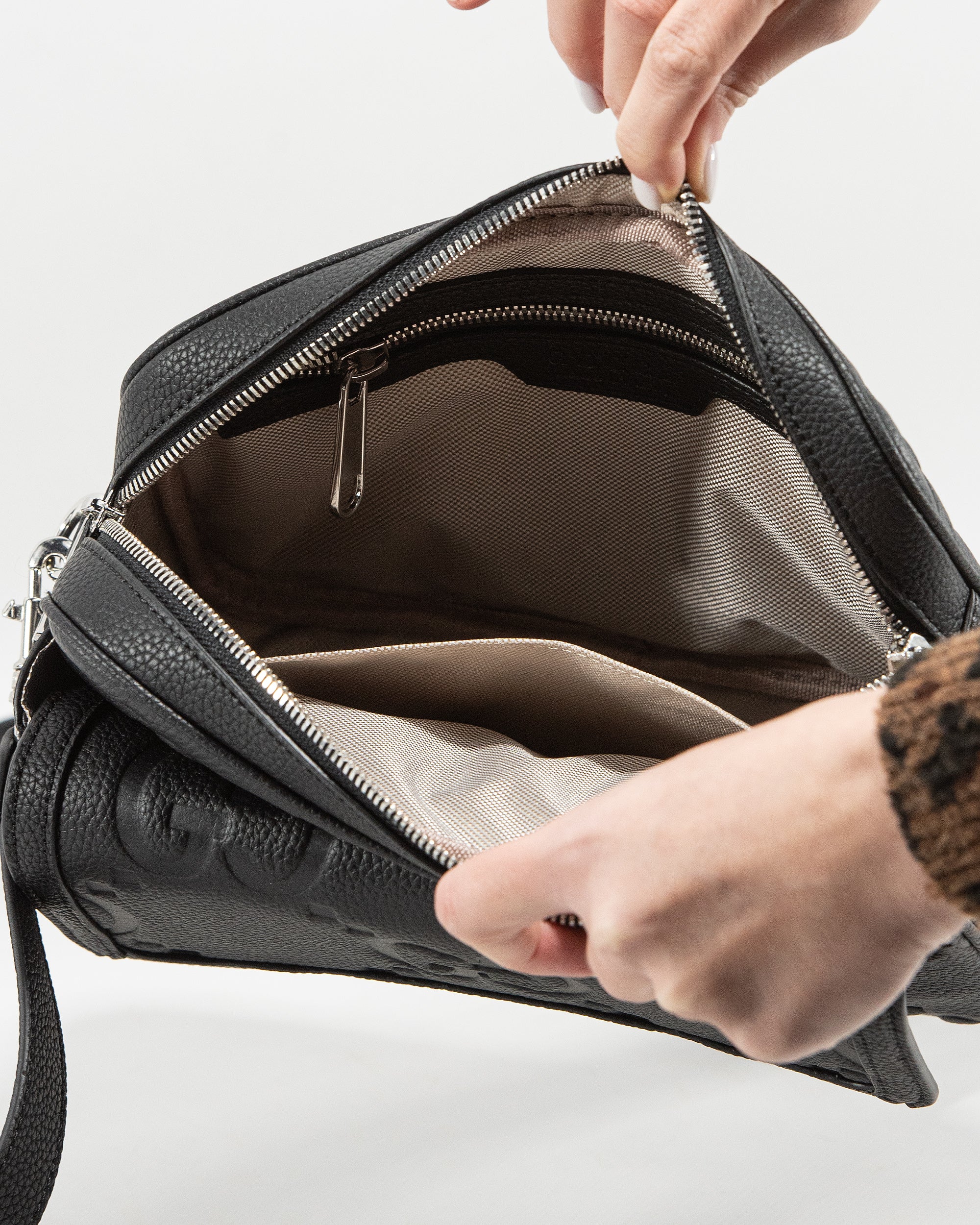 GUCCI JUMBO GG CROSSBODY BAG