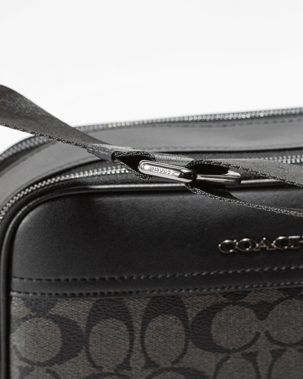 COACH GRAHAM CROSSBODY IN SIGNATURE CANVAS
