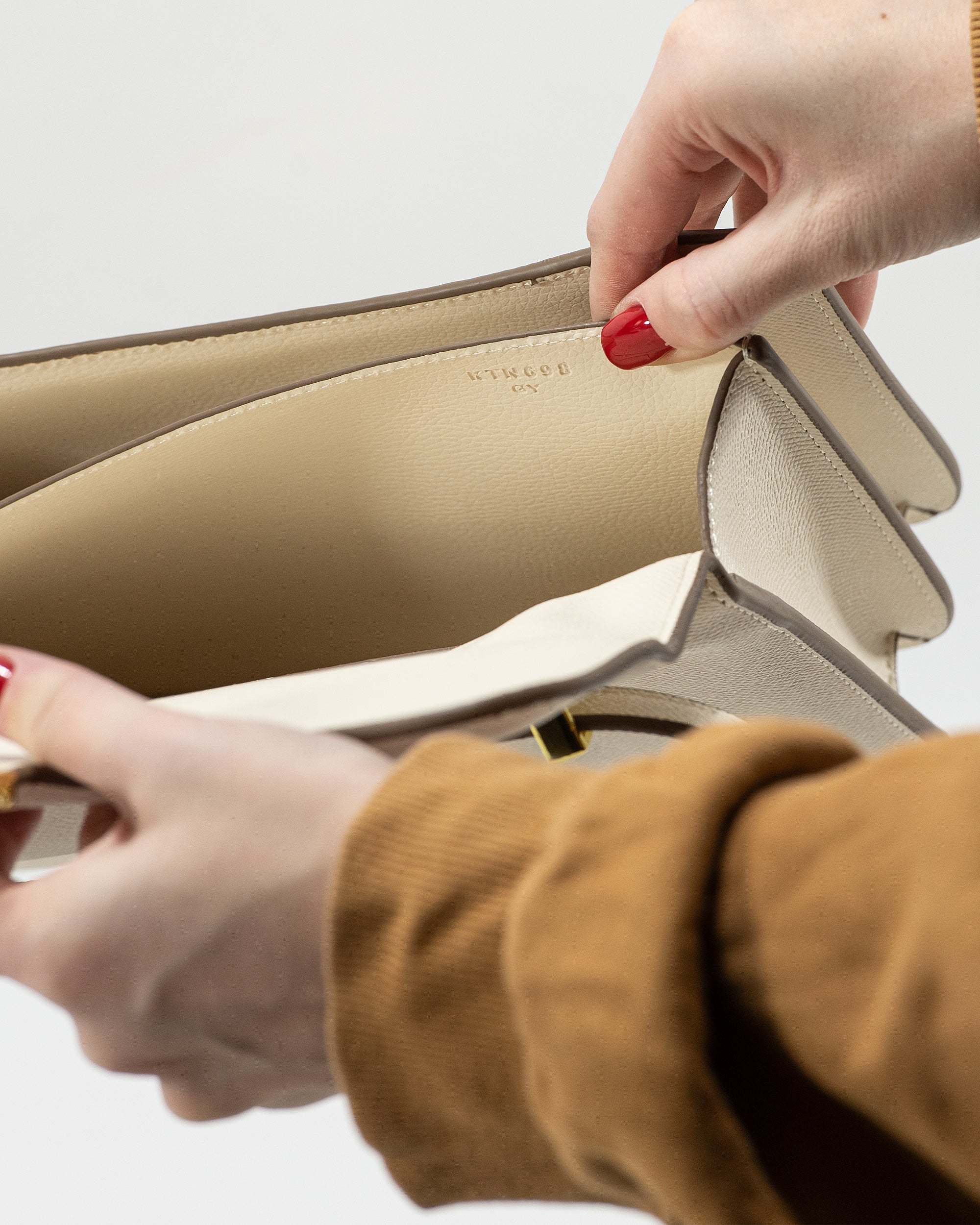 HERMÈS CONSTANCE BAG