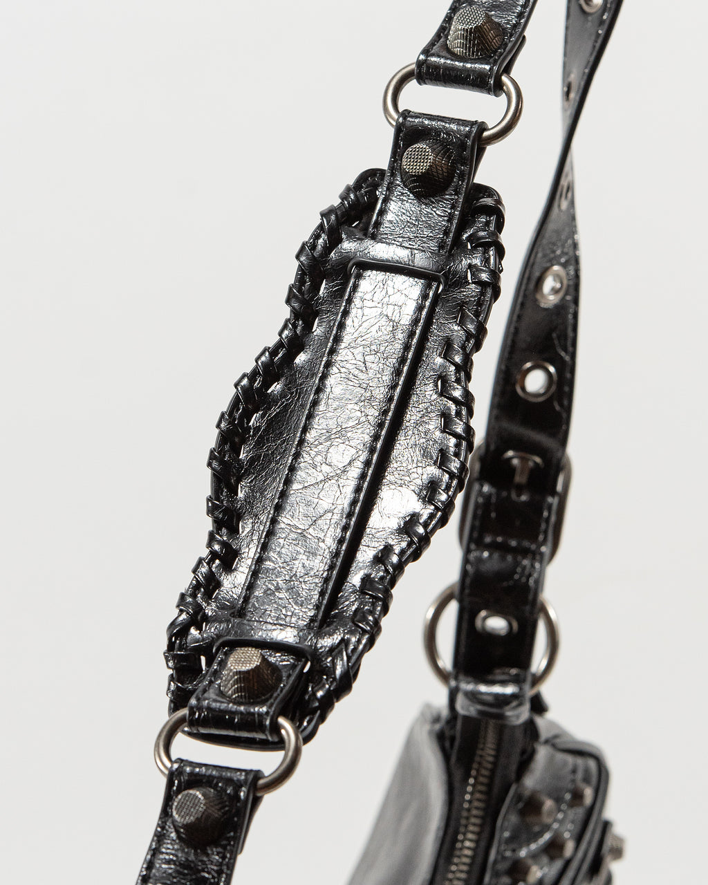 BALENCIAGA LE CAGOLE / SHOULDER BAG IN BLACK