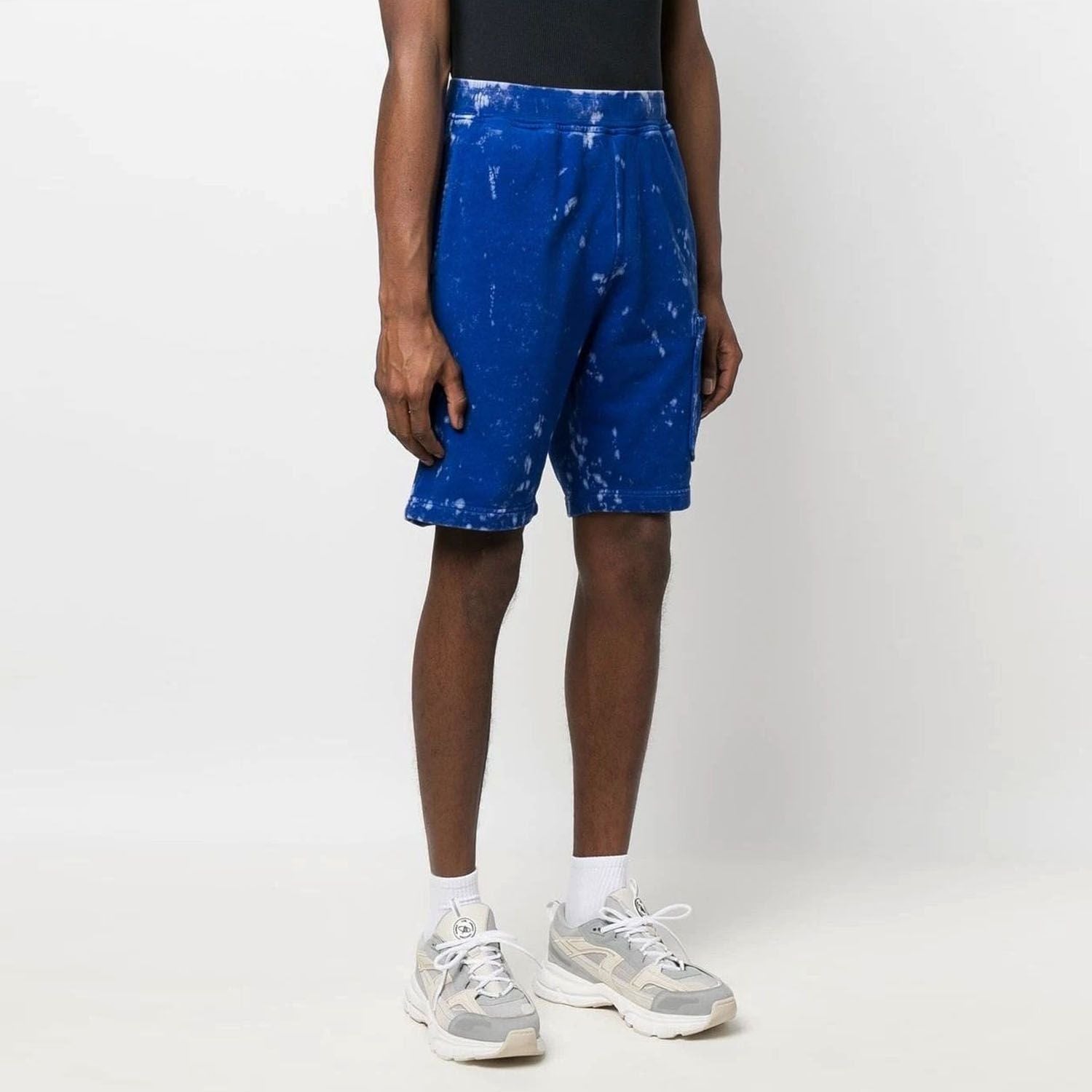STONE ISLAND OFF DYE SHORTS IN BLUE