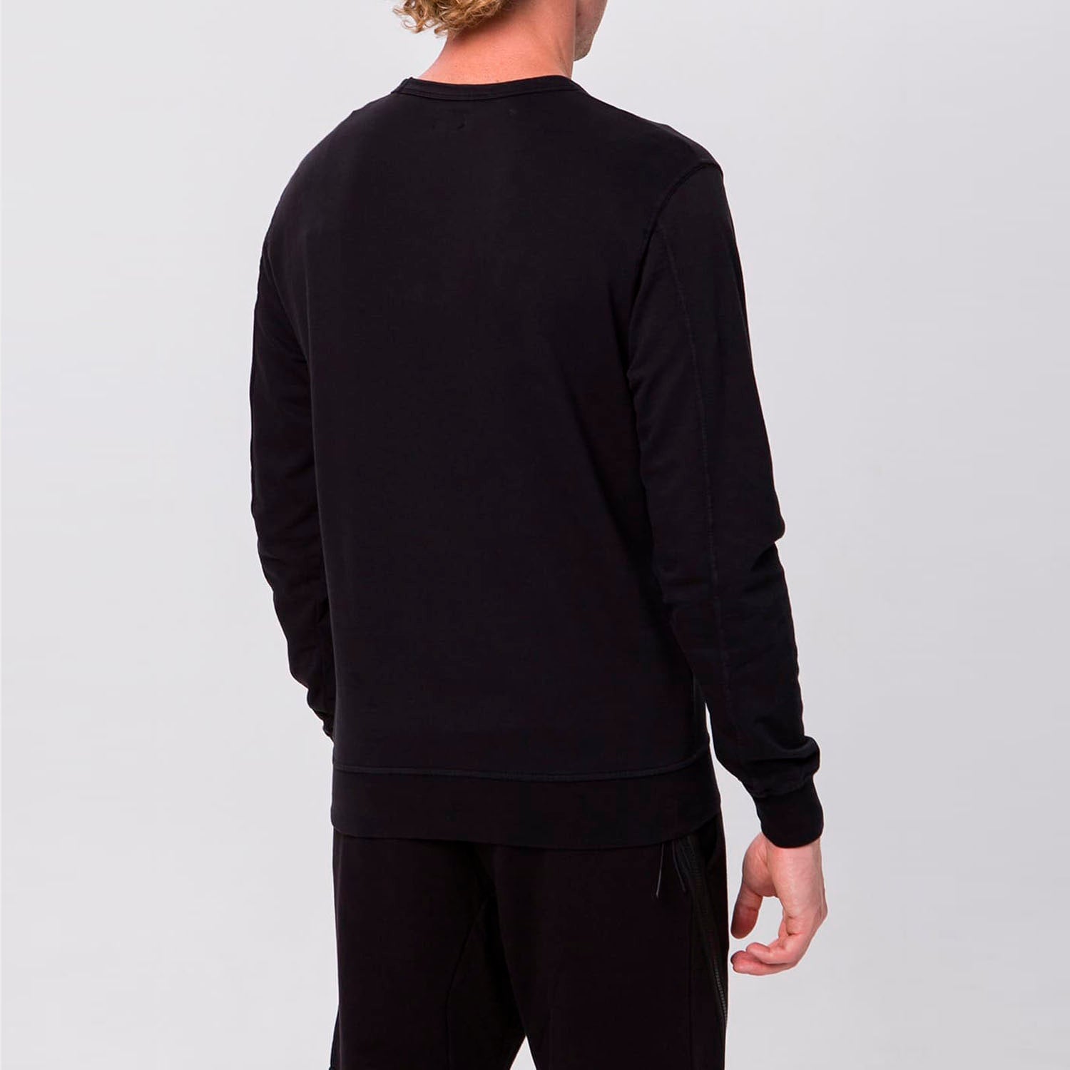 C.P. COMPANY GOGGLE-LOGO CREWNECK SWEATSHIRT IN BLACK