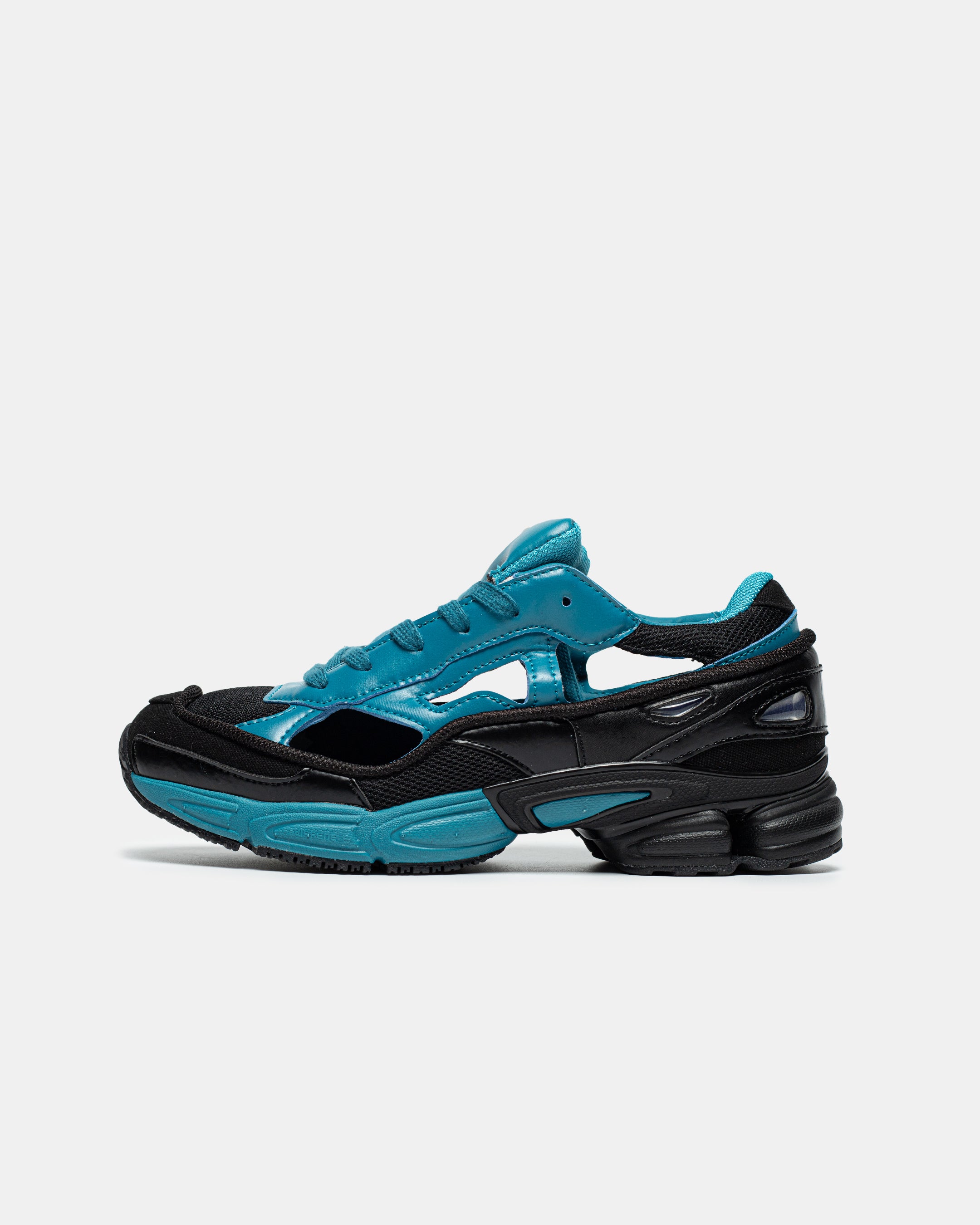 RAF SIMONS X ADIDAS REPLICANT OZWEEGO 'BLACK COLONIAL BLUE'