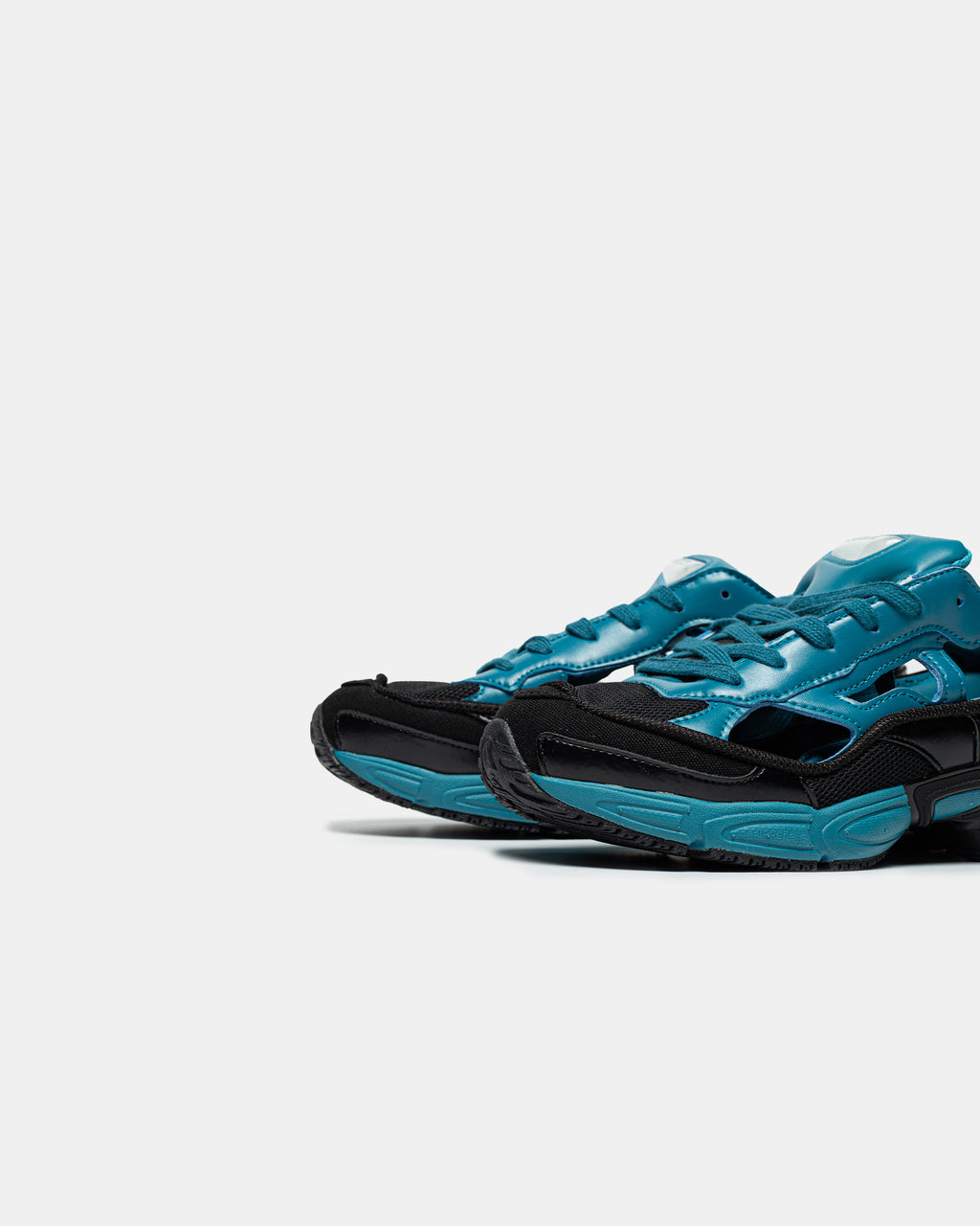 RAF SIMONS X ADIDAS REPLICANT OZWEEGO 'BLACK COLONIAL BLUE'