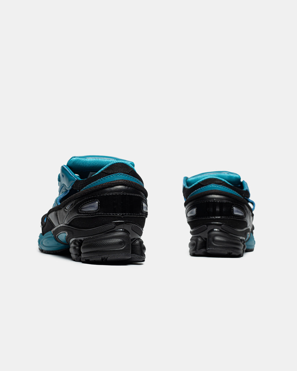 RAF SIMONS X ADIDAS REPLICANT OZWEEGO 'BLACK COLONIAL BLUE'