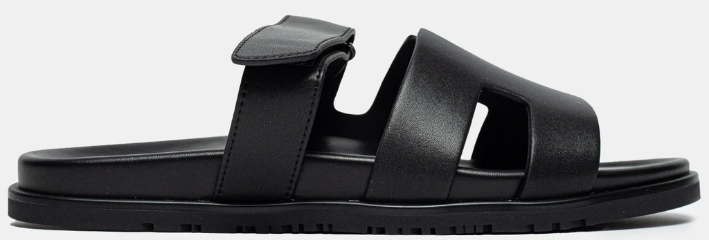 HERMÈS CHYPRE SANDAL IN BLACK