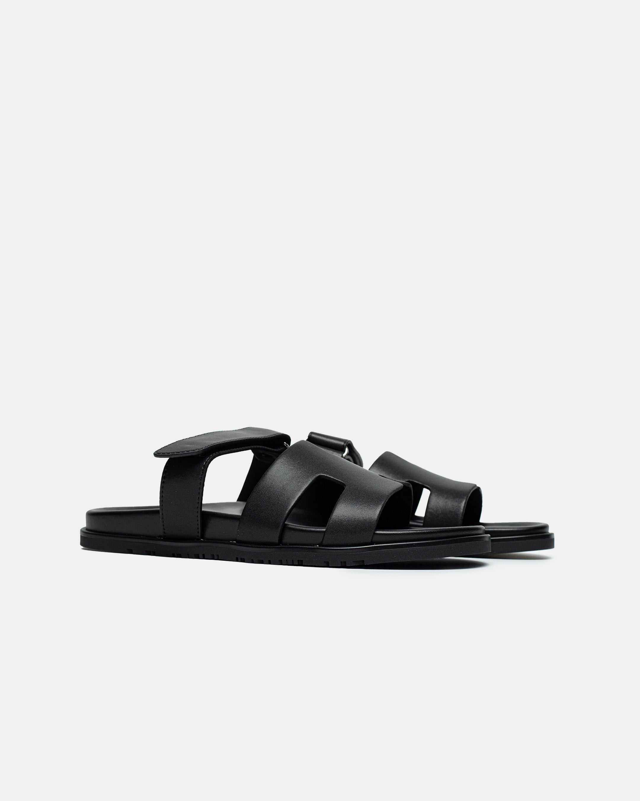 HERMÈS CHYPRE SANDAL IN BLACK
