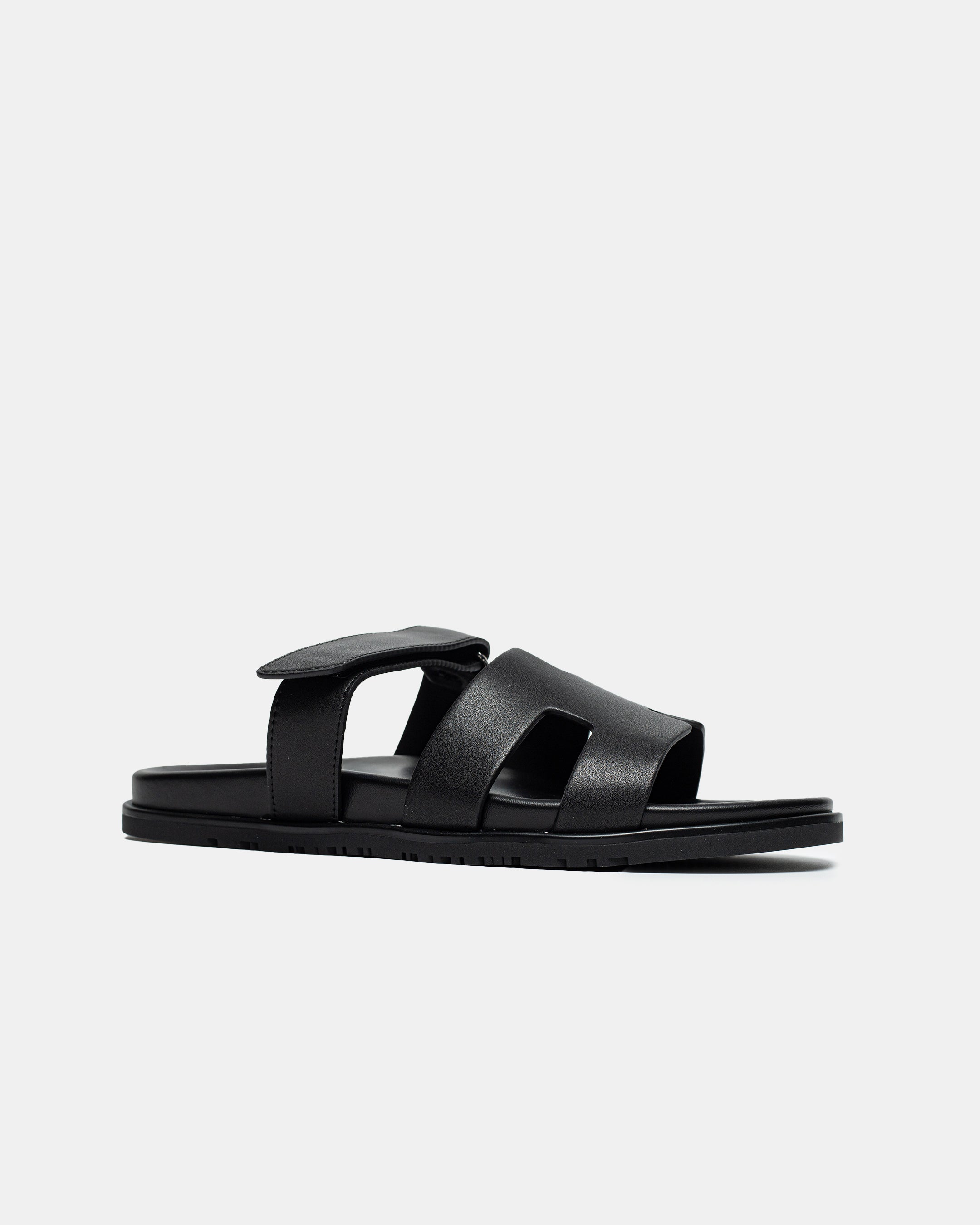 HERMÈS CHYPRE SANDAL IN BLACK