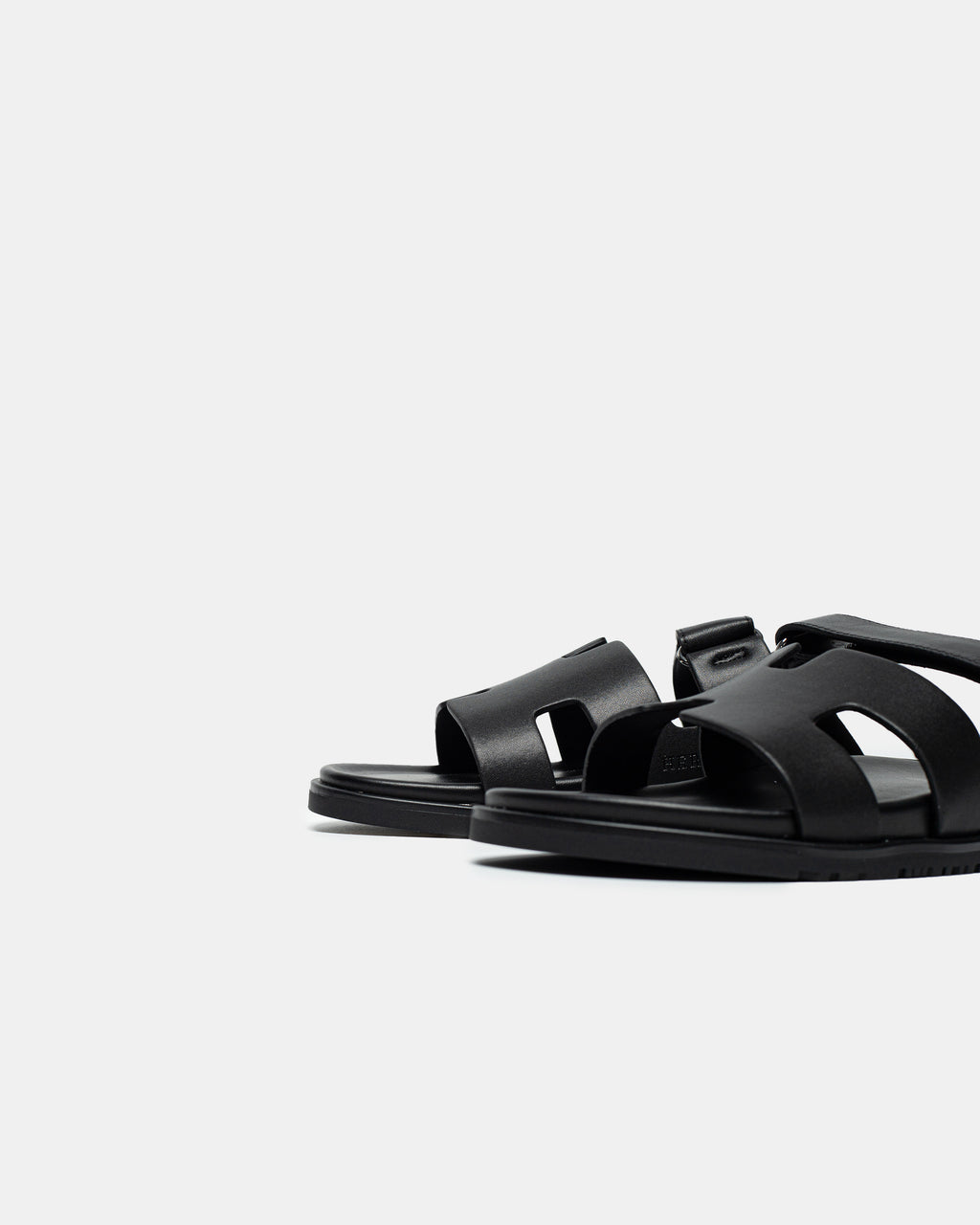 HERMÈS CHYPRE SANDAL IN BLACK