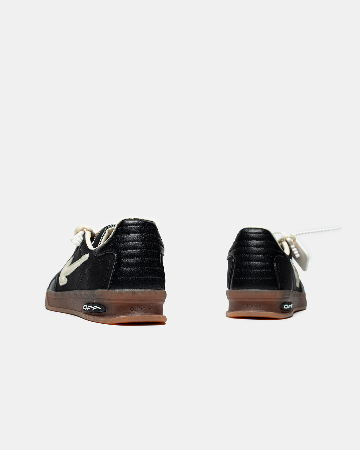 OFF-WHITE END OF PLAY 'BLACK'