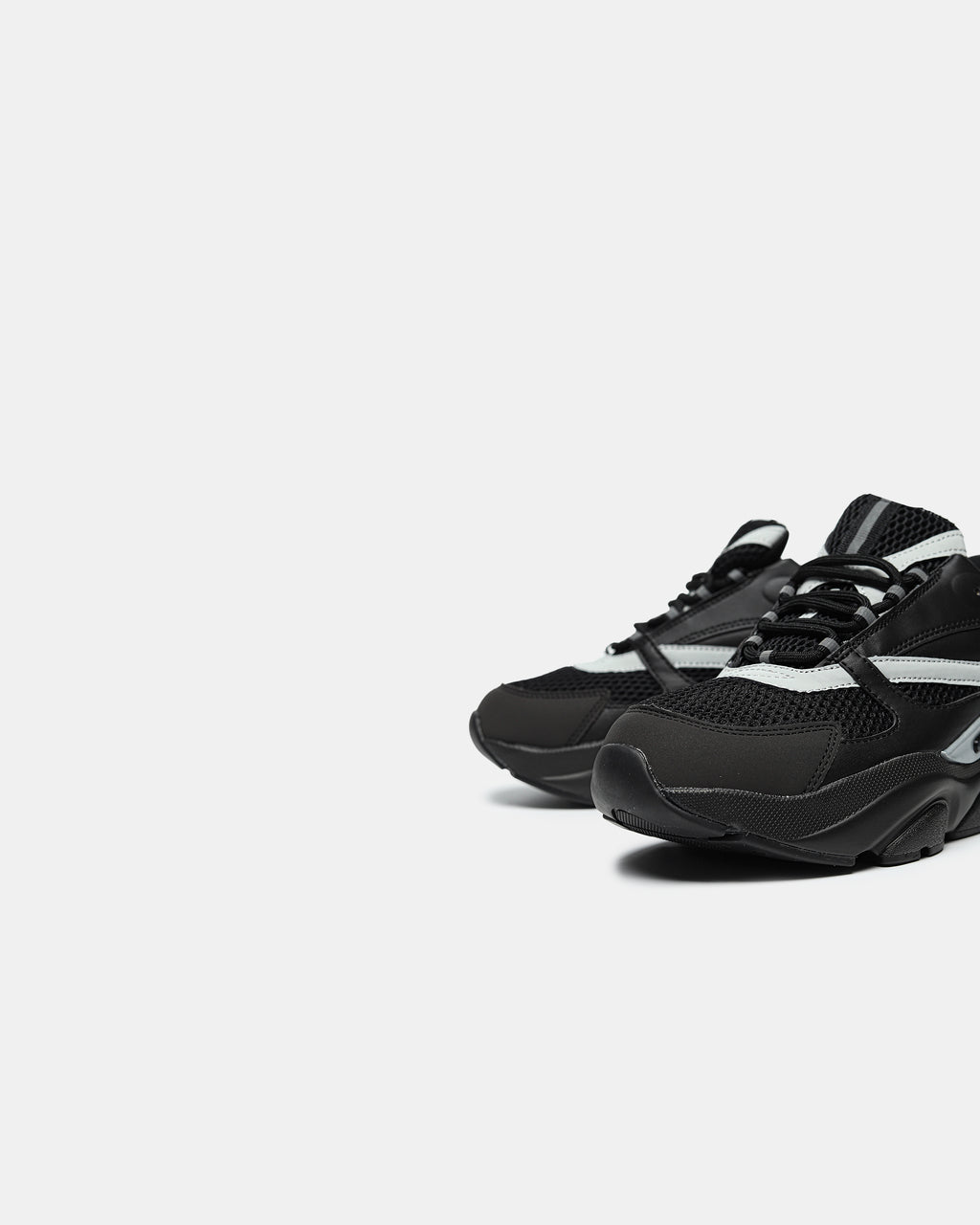 DIOR B22 SNEAKER IN 'BLACK REFLECTIVE'