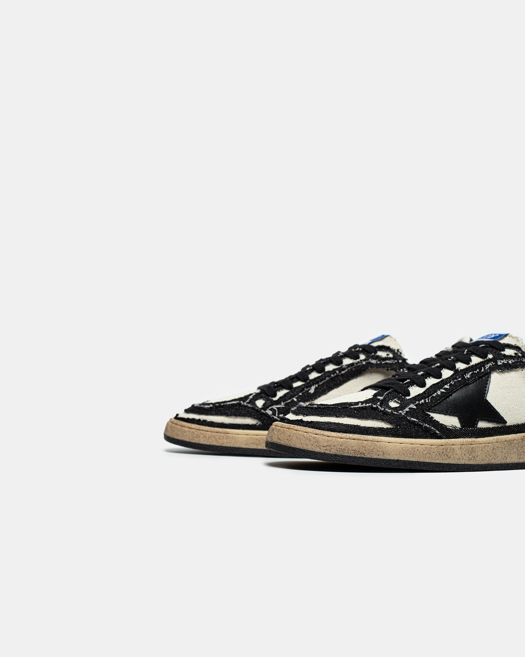 GOLDEN GOOSE BALL STAR IN BLACK/WHITE