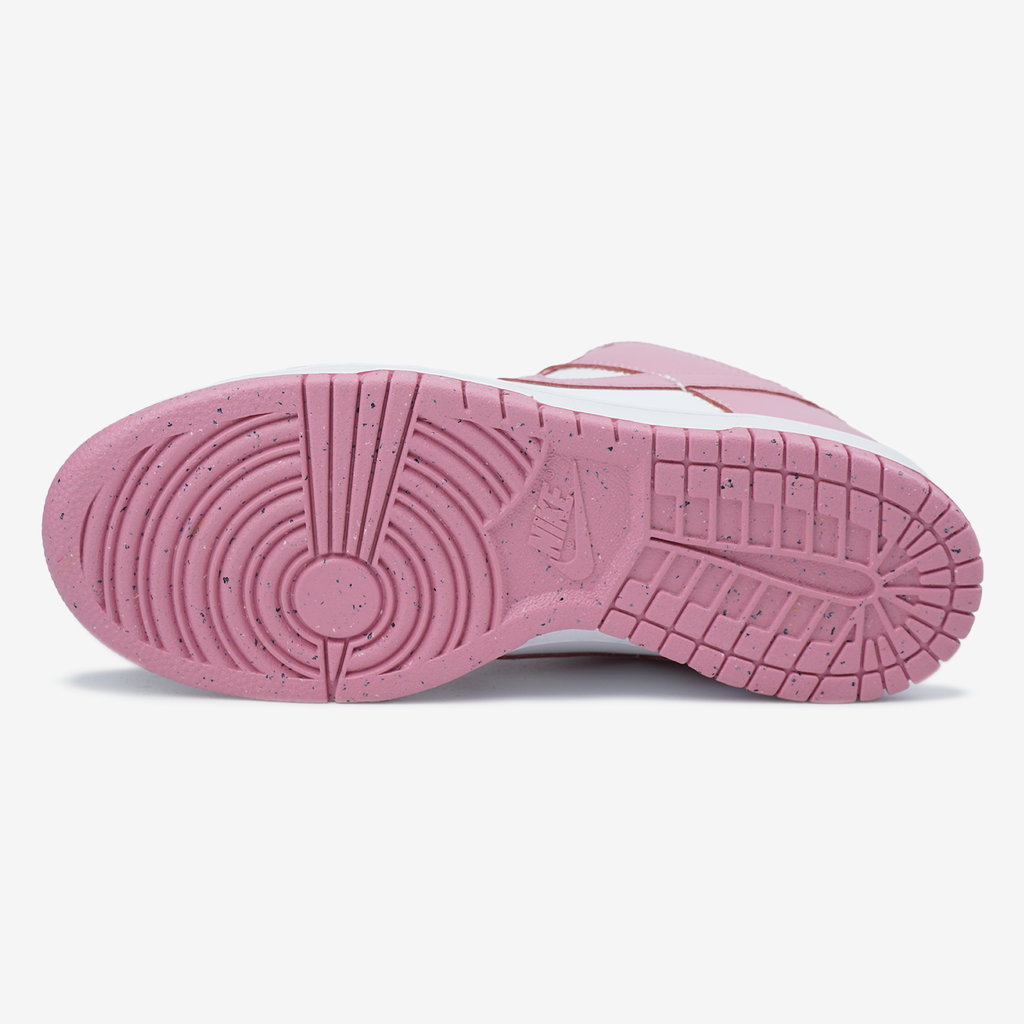 NIKE SB DUNK LOW IN PINK/WHITE
