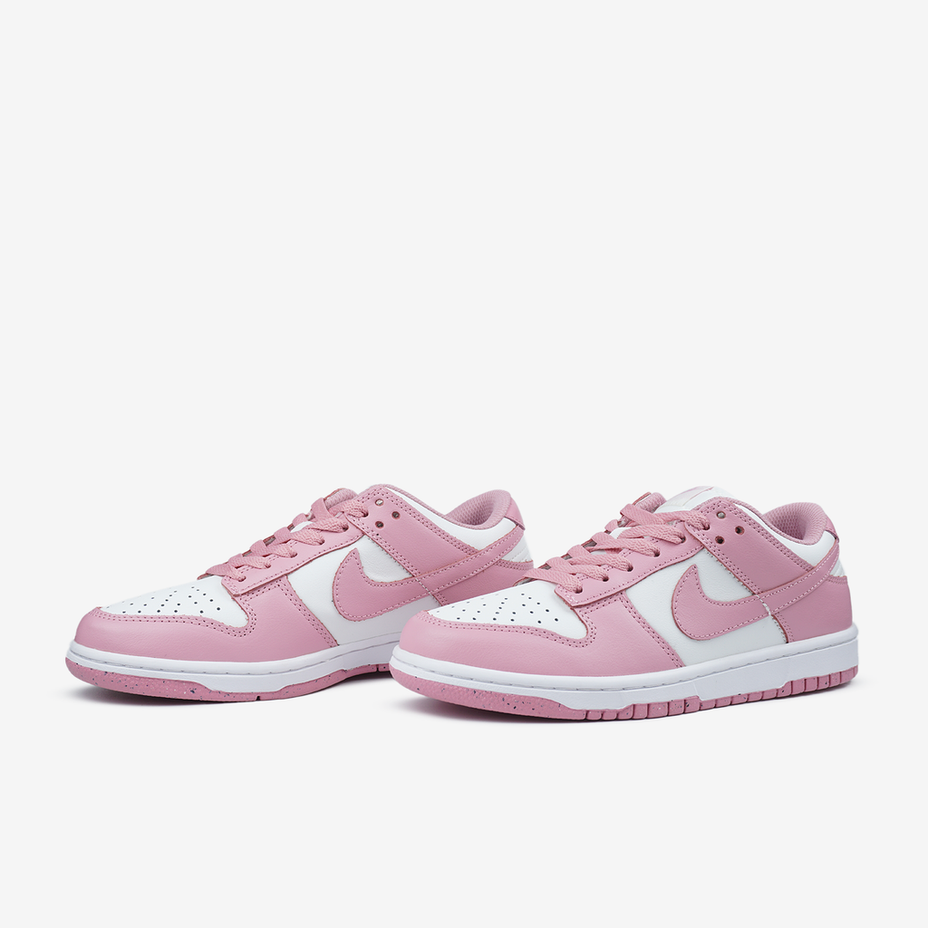 NIKE SB DUNK LOW IN PINK/WHITE