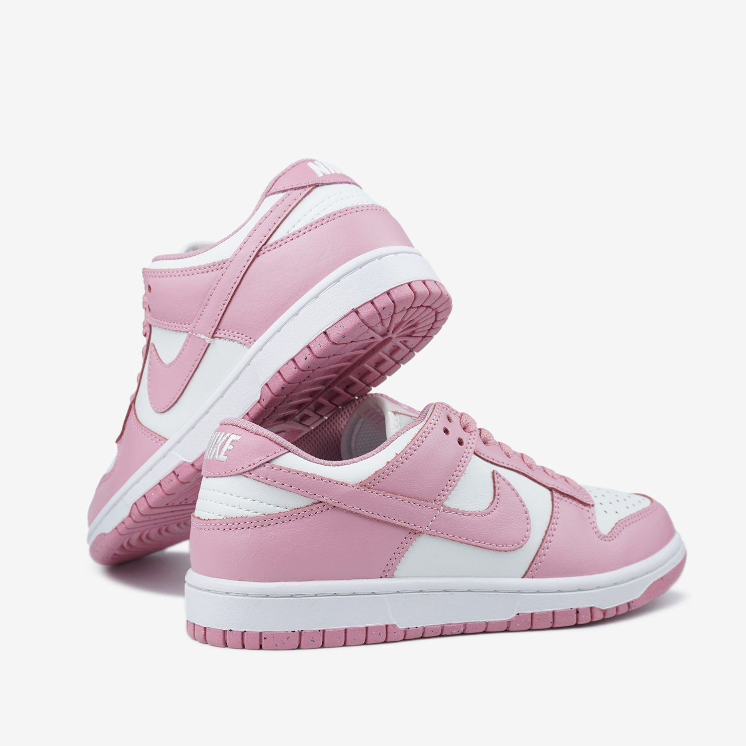 NIKE SB DUNK LOW IN PINK/WHITE