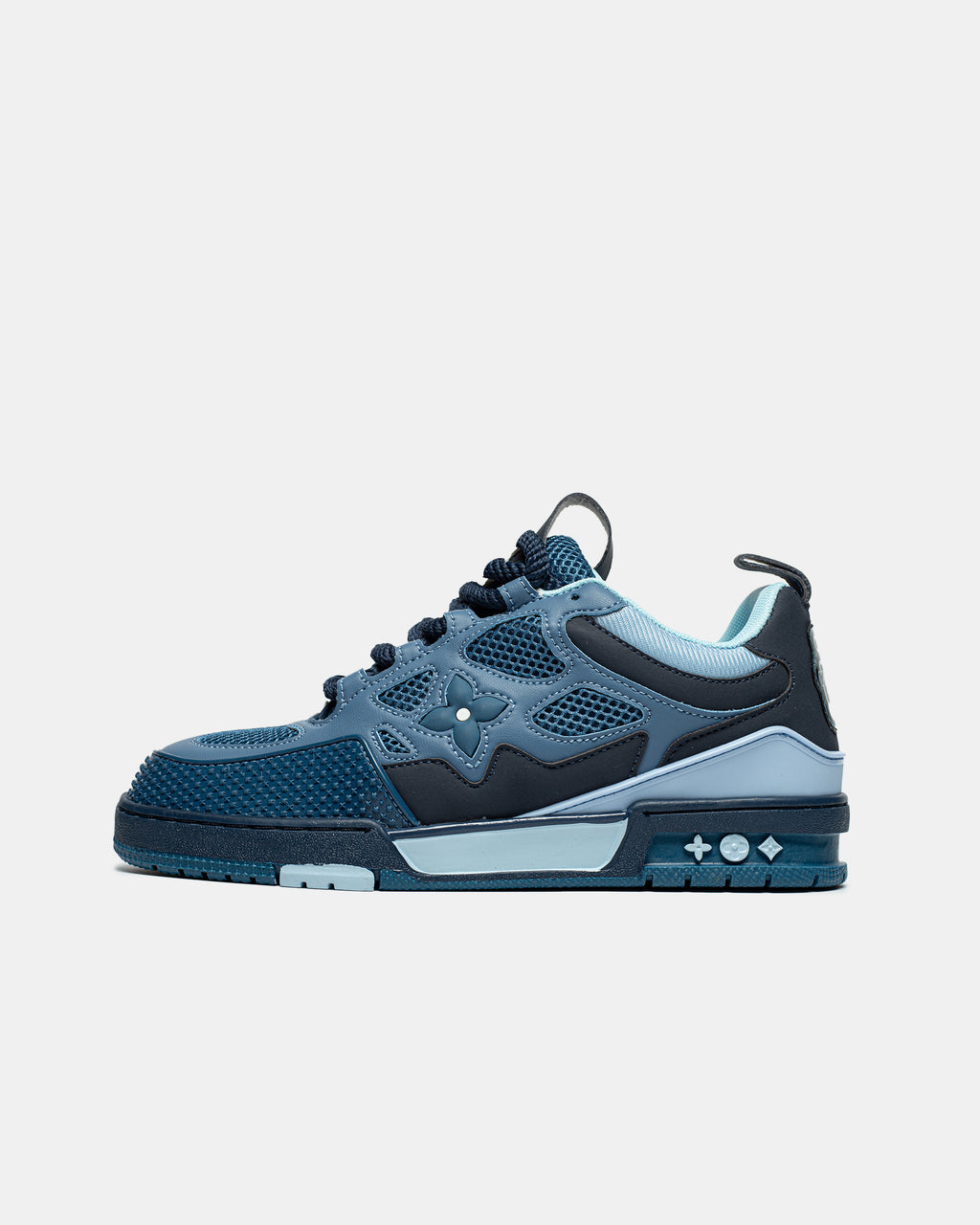 LOUIS VUITTON TRAINER SNEAKER LOW IN “MONOGRAM BLUE”