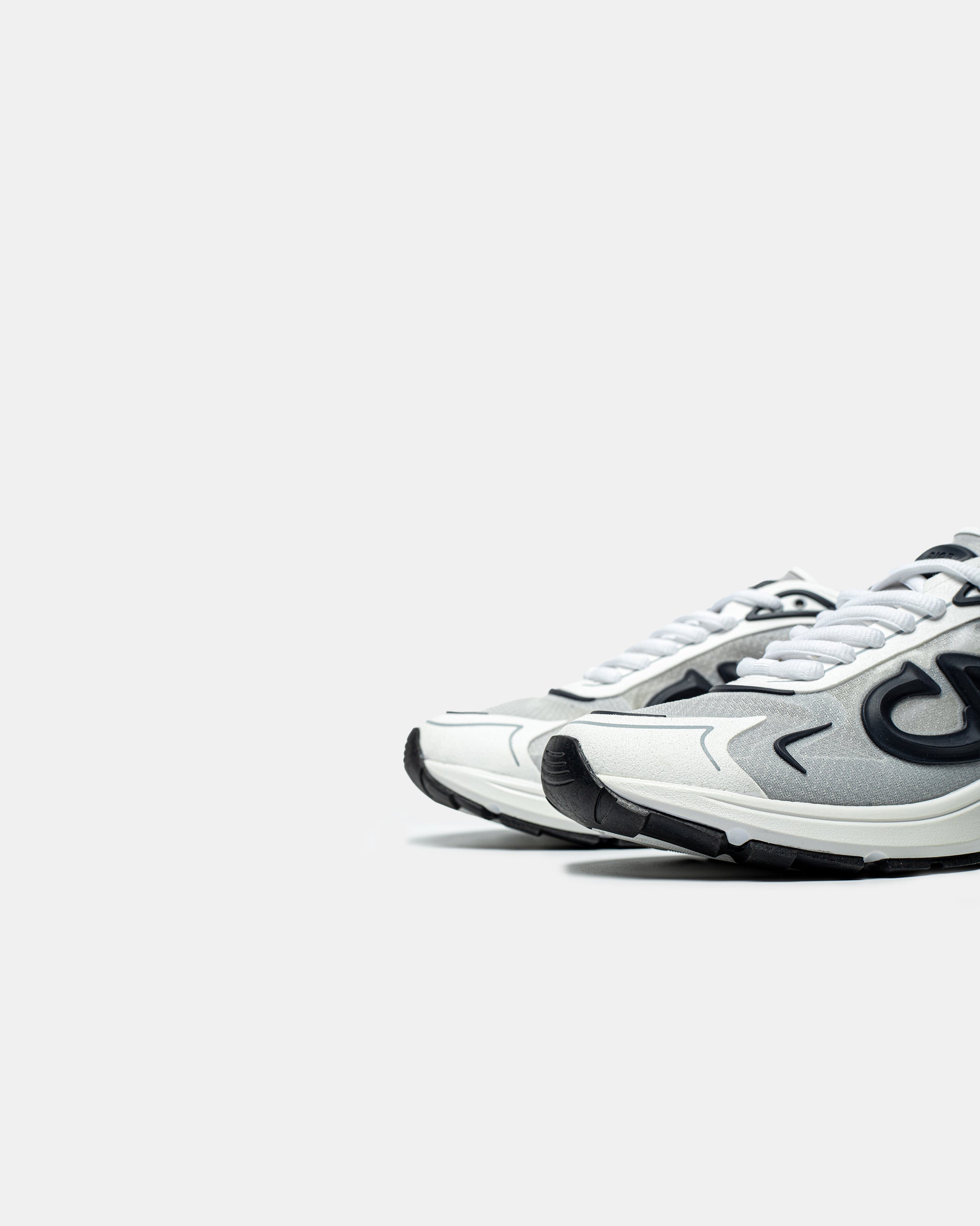 DIOR B30 COUNTDOWN TECH SNEAKER IN WHITE