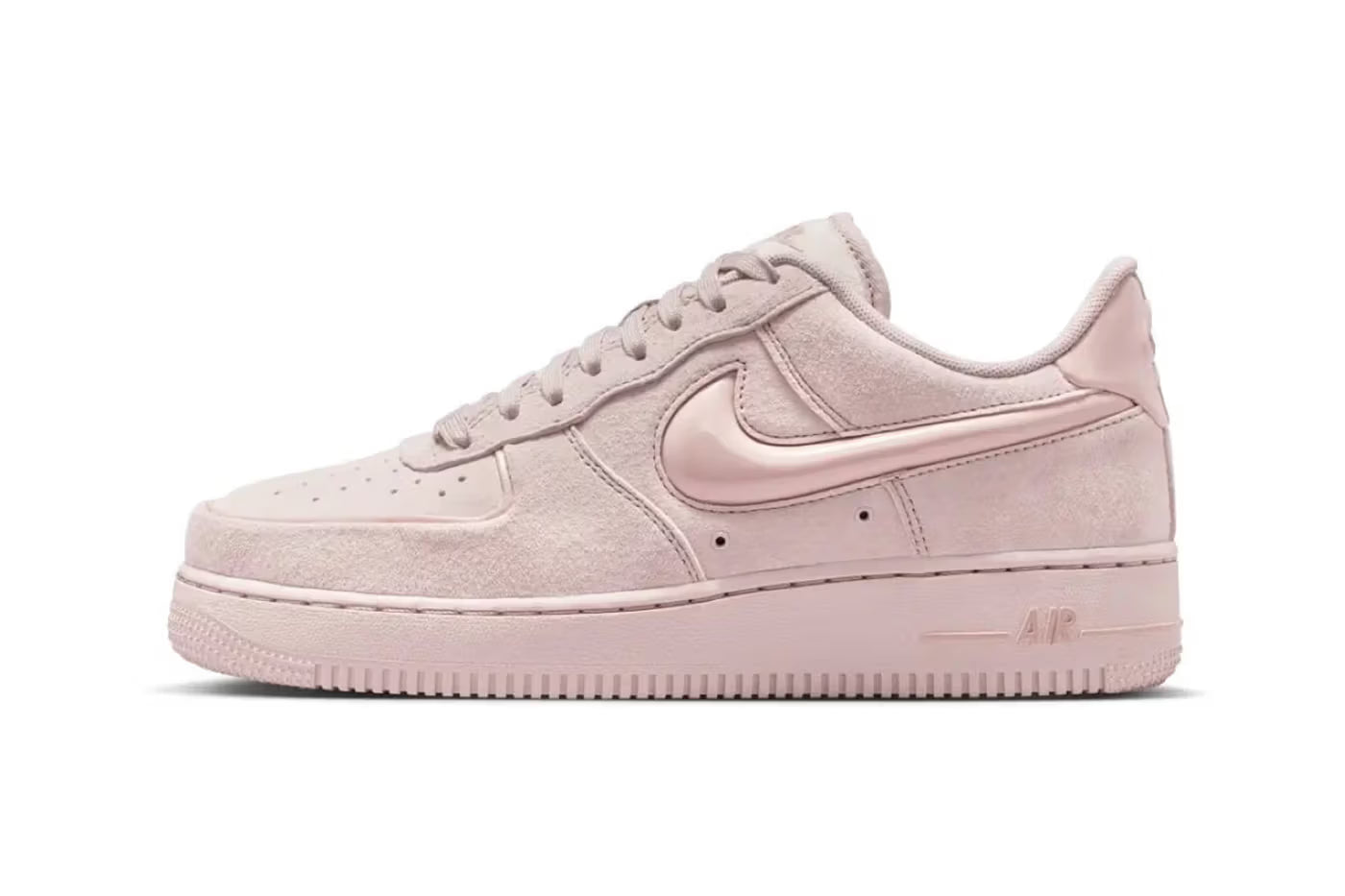 NIKE AIR FORCE 1 LOW APPEARS IN MONOCHROME “PARTICLE PINK”