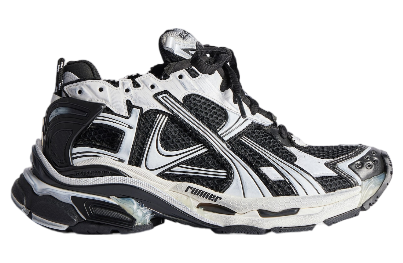 BALENCIAGA RUNNER IN BLACK / WHITE