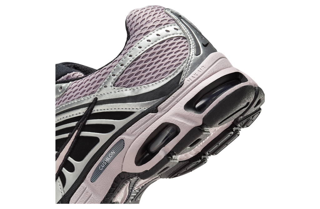 NIKE AIR MAX MOTO 2K WMNS “LIGHT VIOLET ORE / METALLIC SILVER”