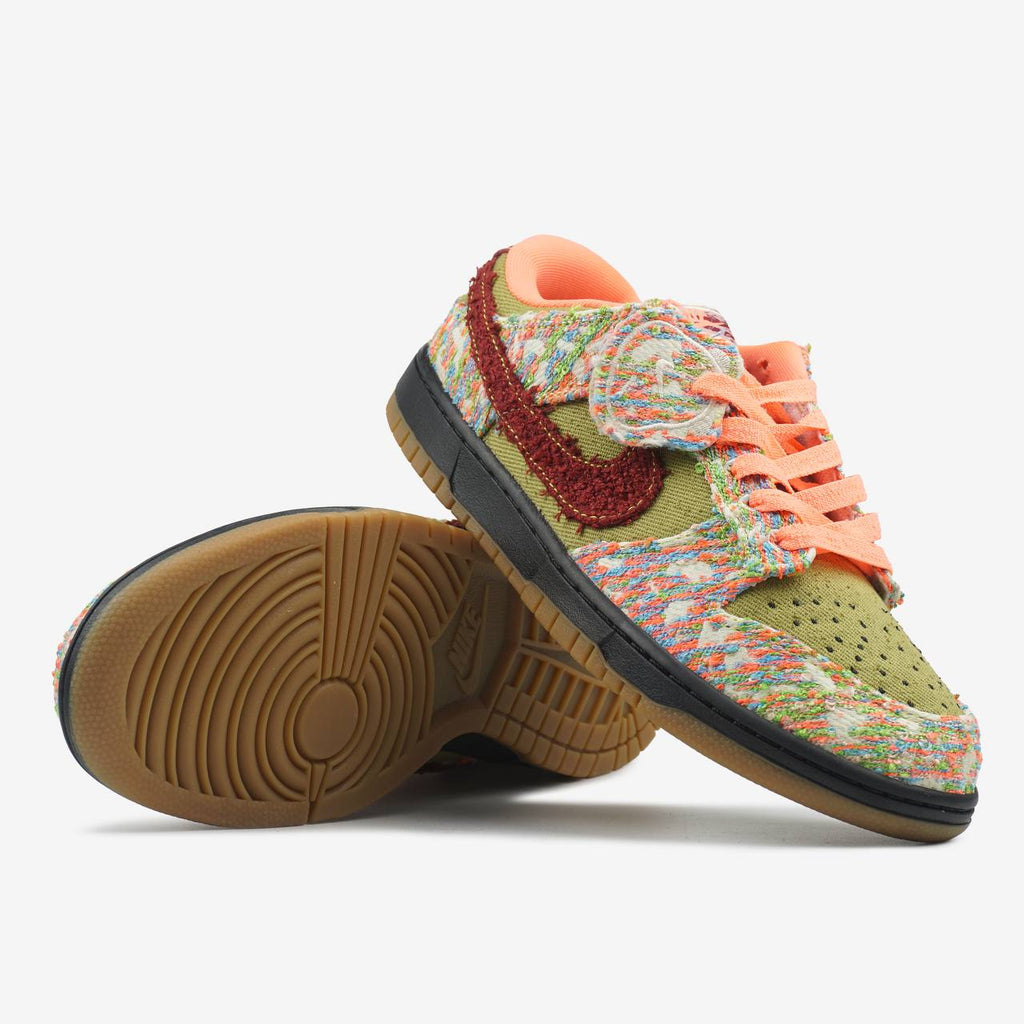 NIKE SB DUNK LOW PANDA MONIUM GREEN CURRY