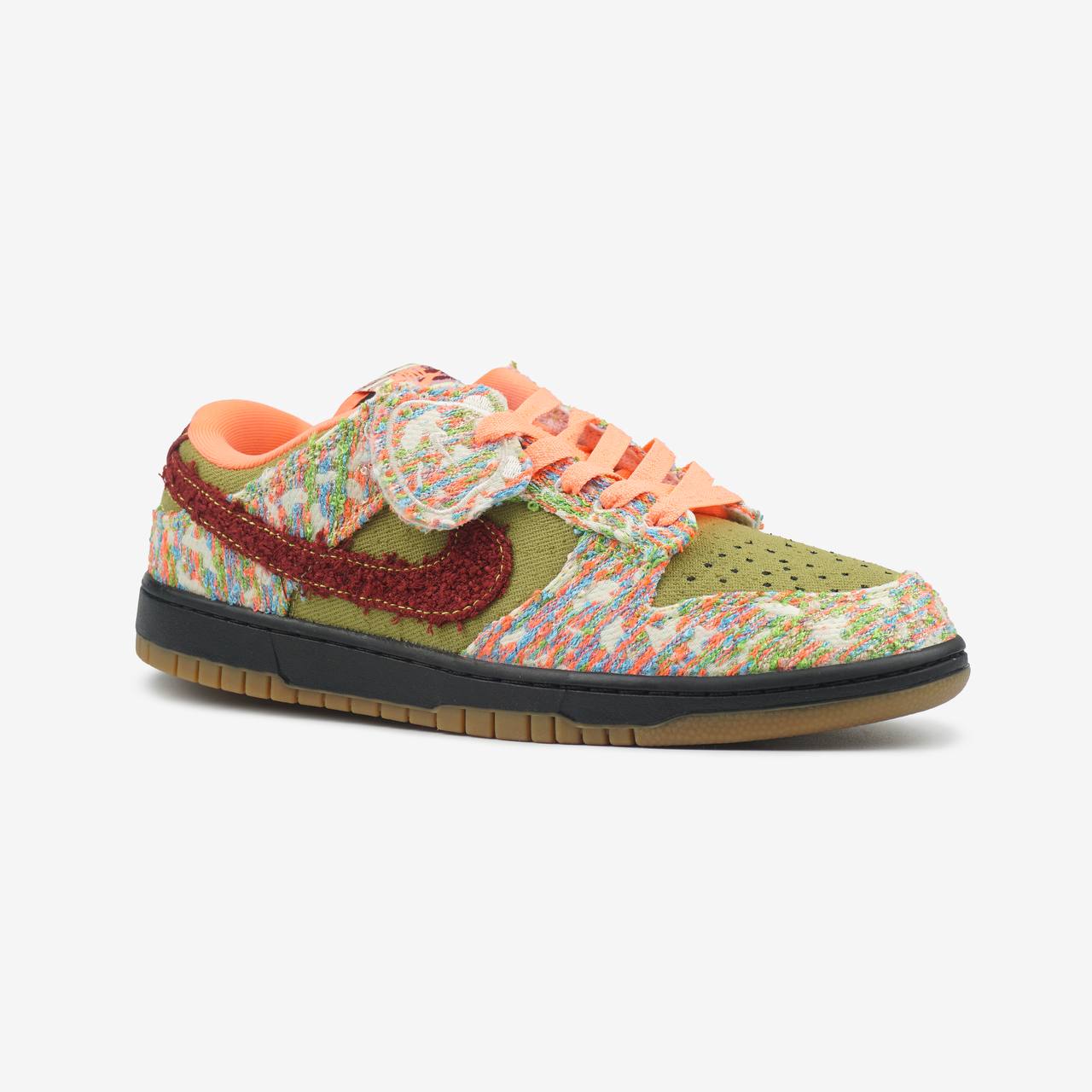 NIKE SB DUNK LOW PANDA MONIUM GREEN CURRY