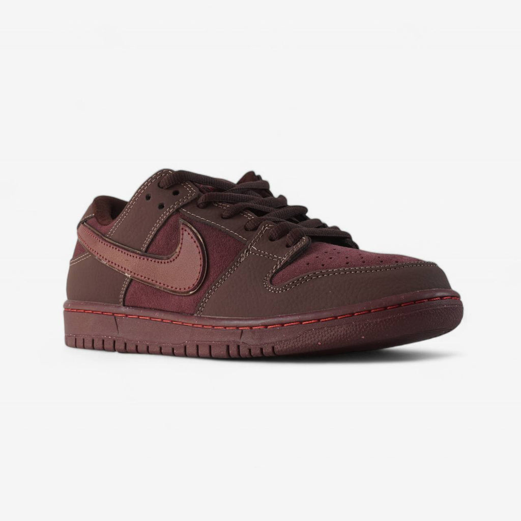 NIKE SB DUNK CITY OF LOVE BURGUNDY CRUSH