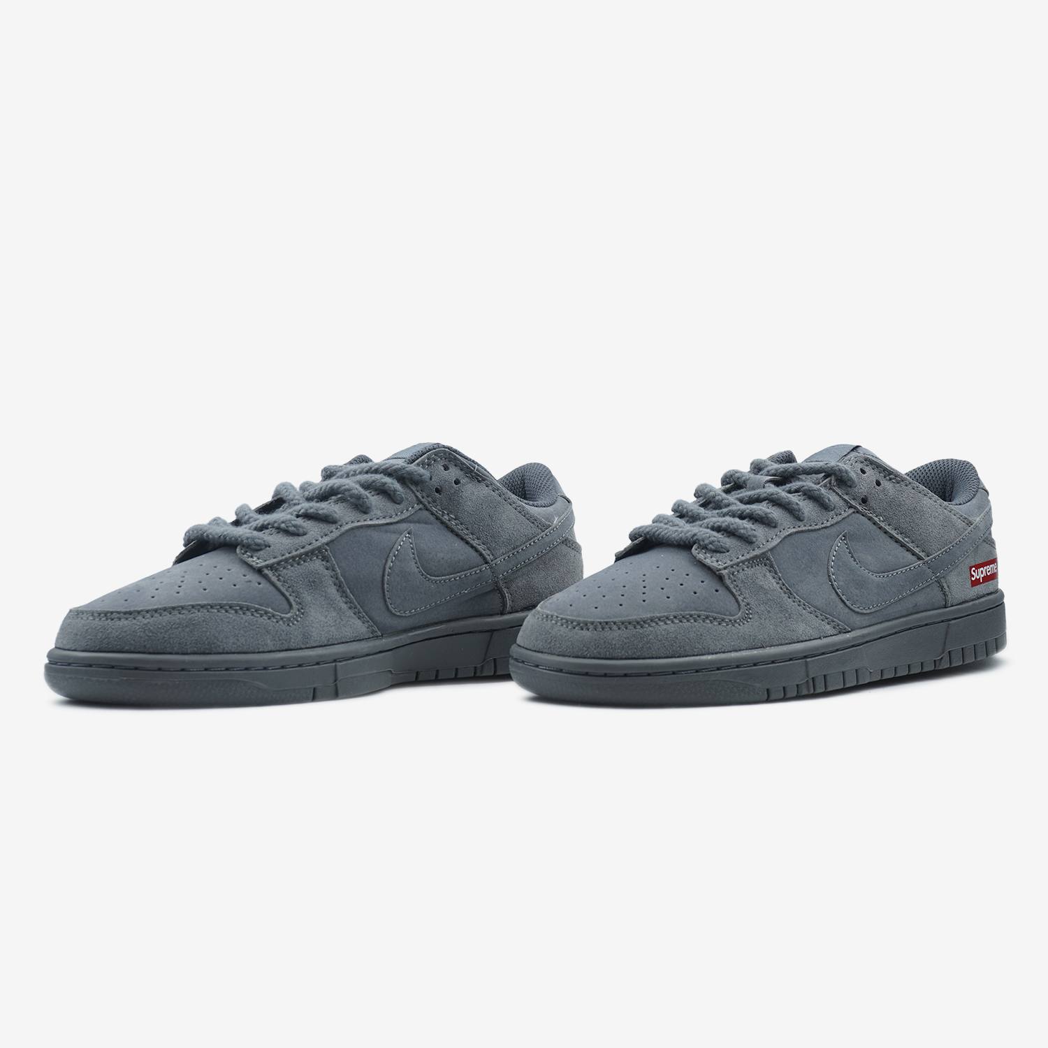 NIKE SB DUNK X SUPREME TRIPLE GREY