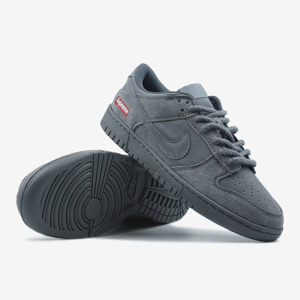 NIKE SB DUNK X SUPREME TRIPLE GREY