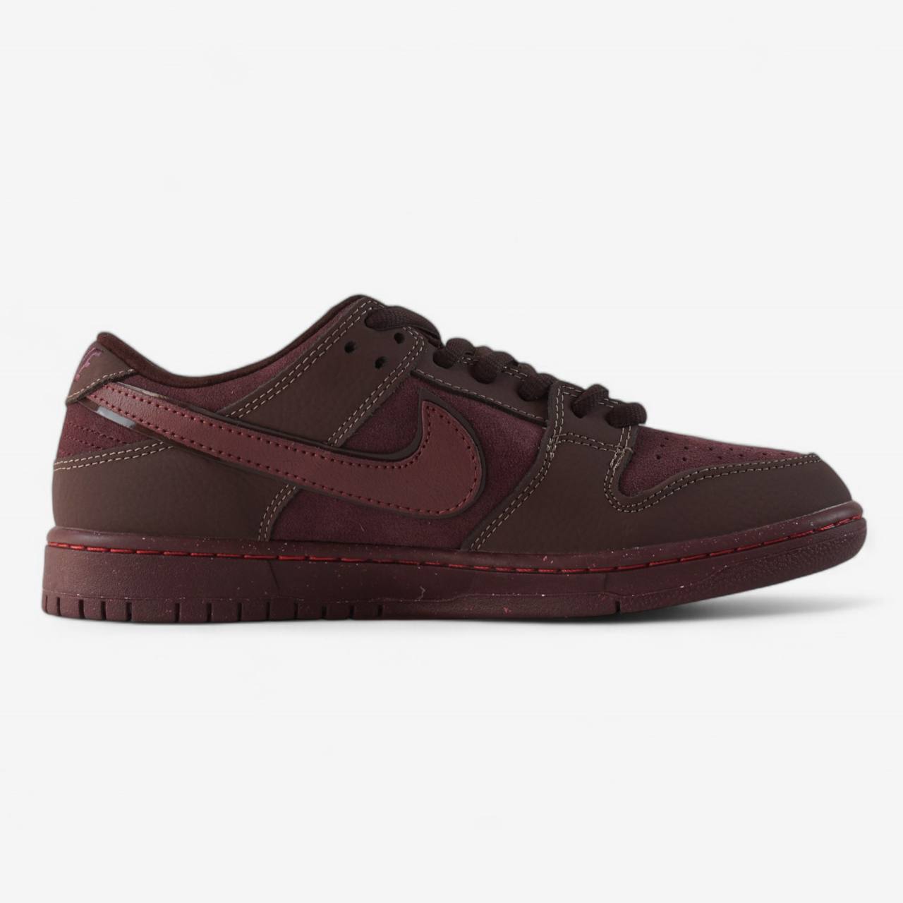 NIKE SB DUNK CITY OF LOVE BURGUNDY CRUSH
