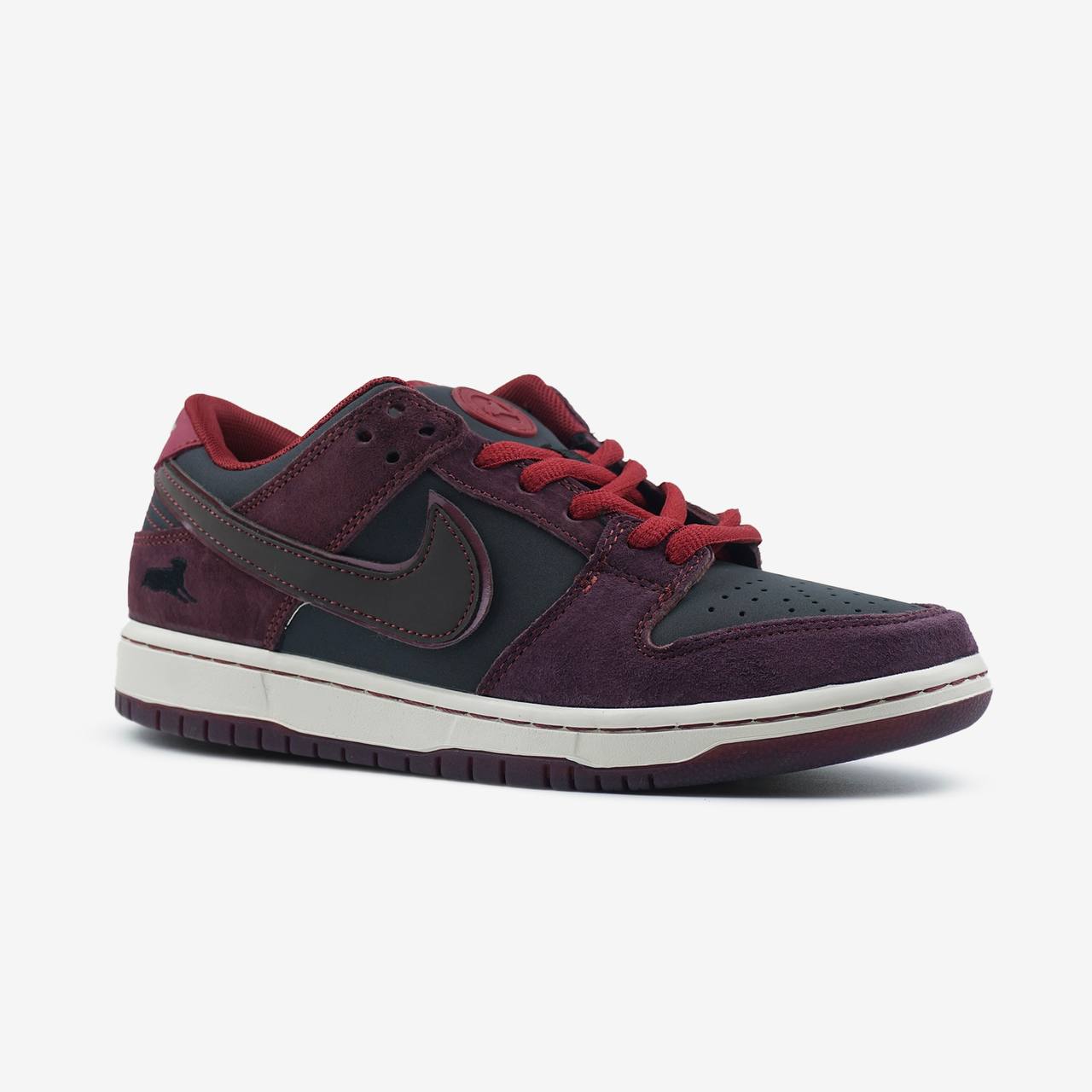 NIKE SB DUNK LOW X RIOT SKATESHOP
